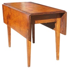 Federal Early 19th Century American Tiger Maple Small Drop Leaf Table