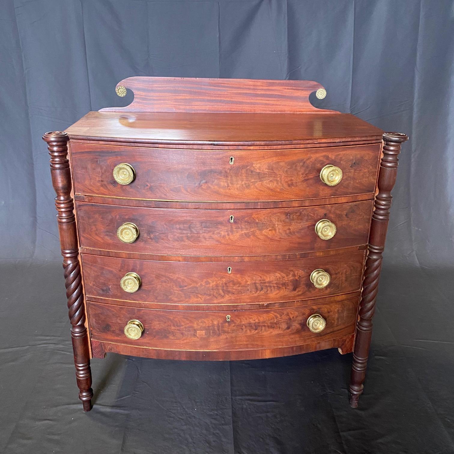  Federal Early 19th Century Sheraton Bow Front Cookie Corner Chest of Drawers For Sale 8