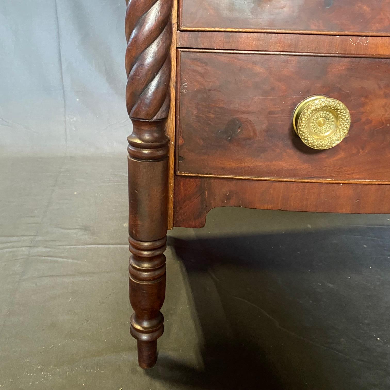  Federal Early 19th Century Sheraton Bow Front Cookie Corner Chest of Drawers For Sale 10