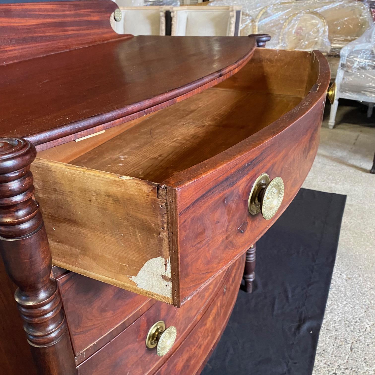  Federal Early 19th Century Sheraton Bow Front Cookie Corner Chest of Drawers For Sale 2