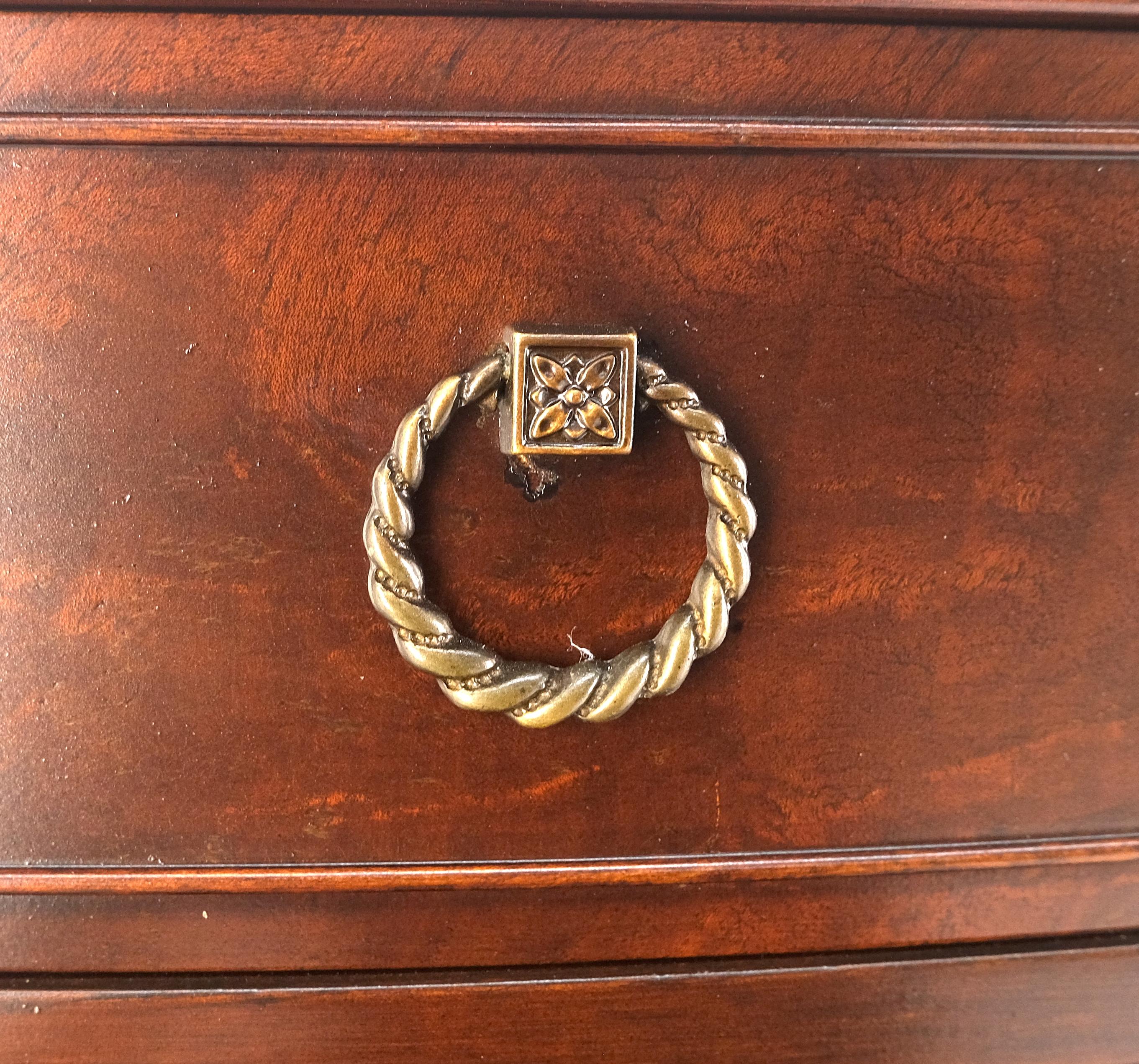 XX secolo Feder Flame Crotch Mahogany Bow Front Double Door Sideboard MINT! in vendita
