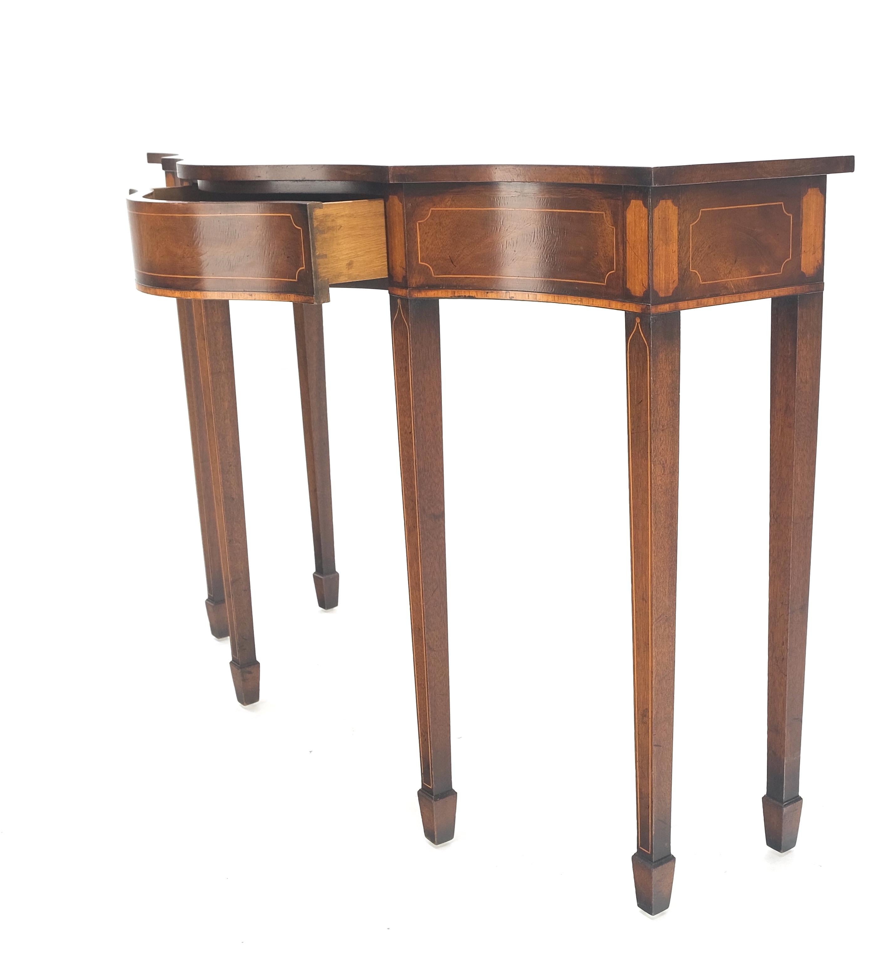 Table console à 6 pieds Federal Flame Mahogany Banded Serpentine Front MINT ! en vente 3