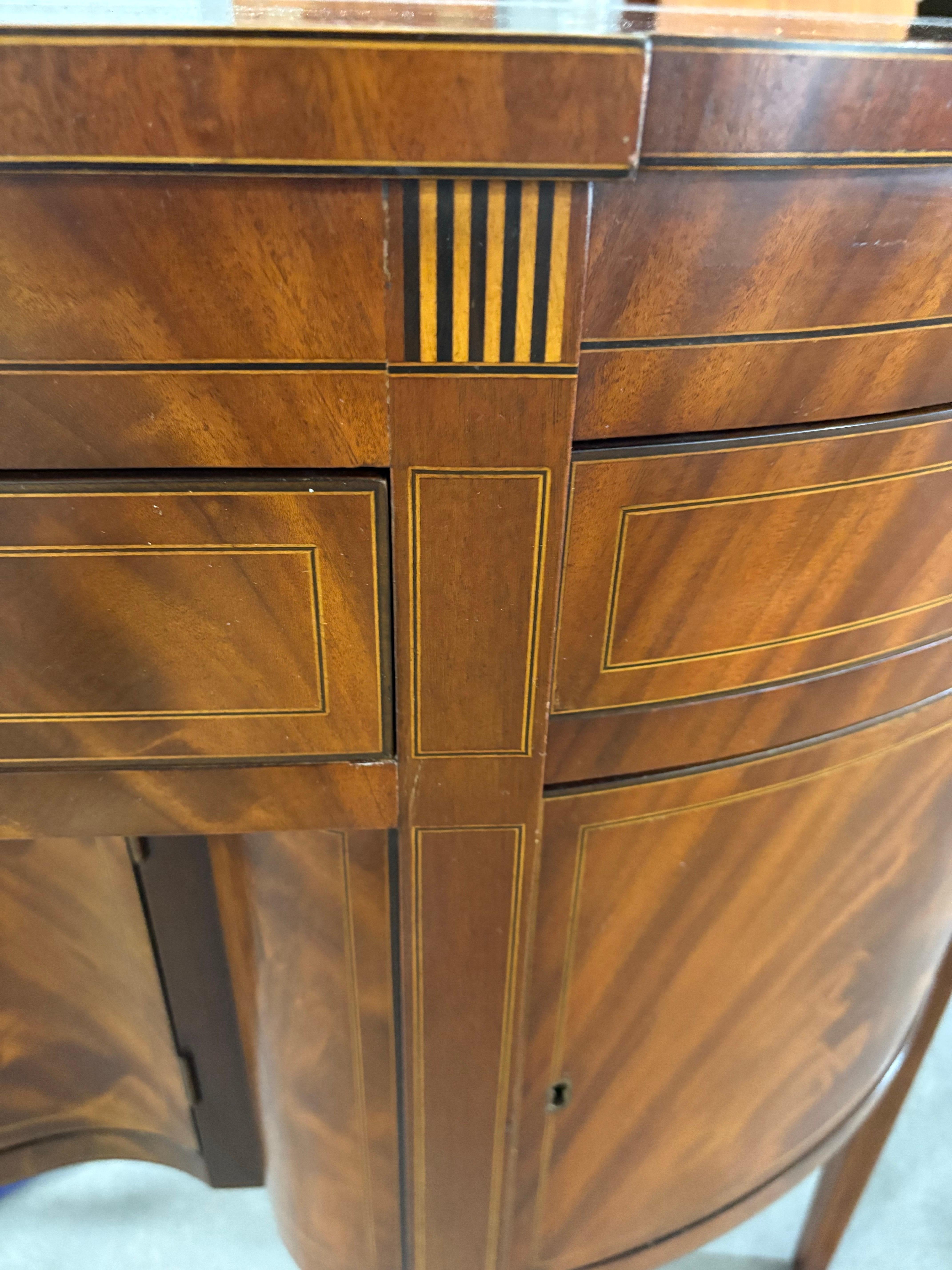 Credenza Feder in mogano intarsiato di Kittinger, XX secolo in vendita 9