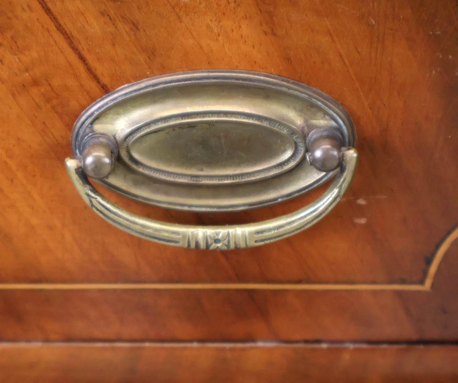 Credenza Feder in mogano intarsiato, 1800-1820 ca. In condizioni buone in vendita a Houston, TX