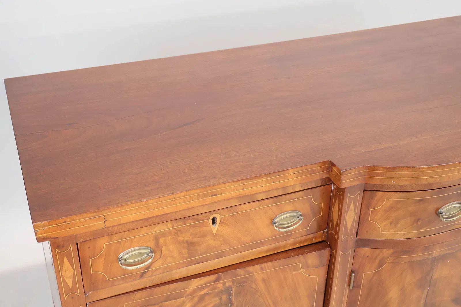 Credenza Feder in mogano intarsiato, 1800-1820 ca. in vendita 2