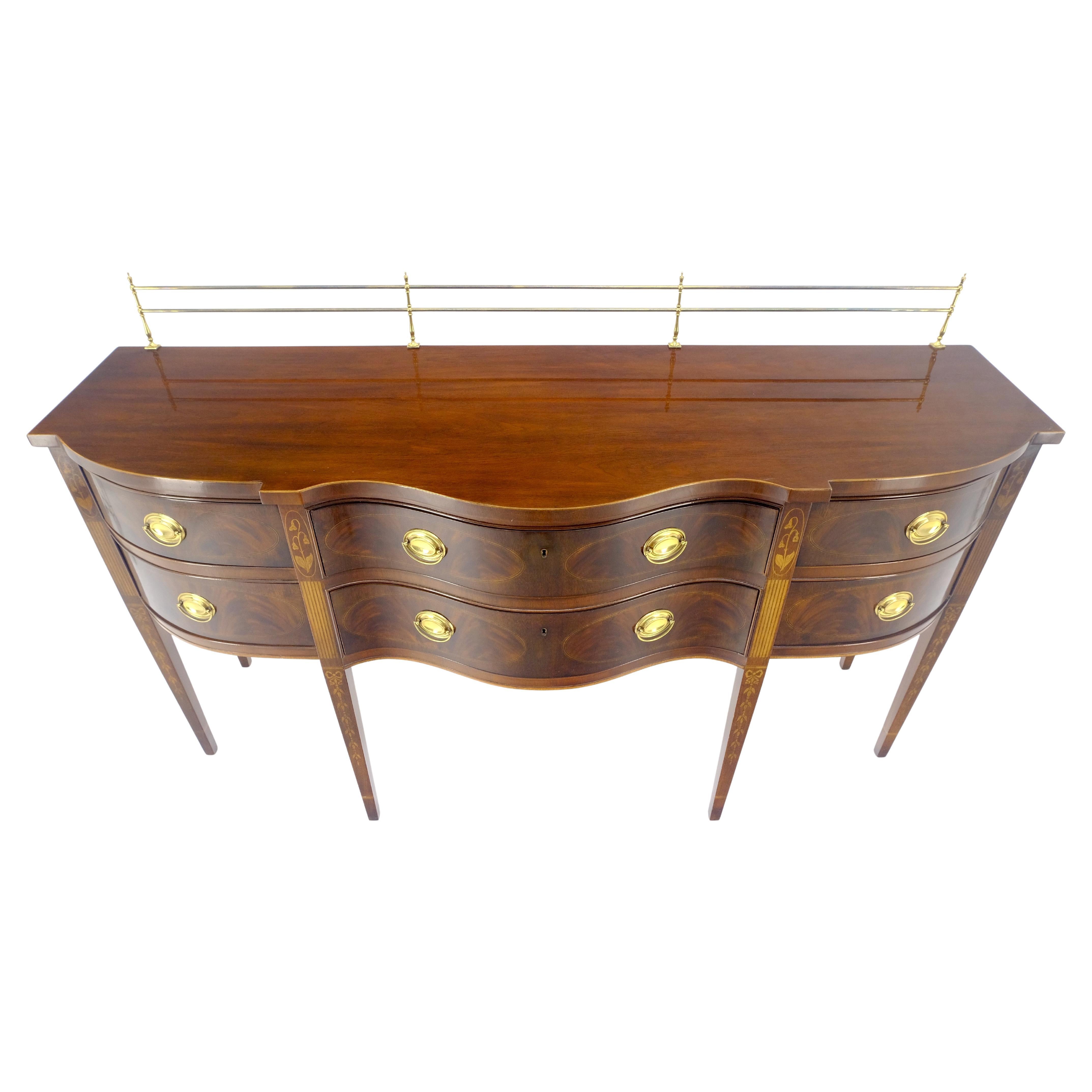 Federal Mahogany Brass Gallery Tapered Legs Serpentine Inlayed Sideboard MINT en venta