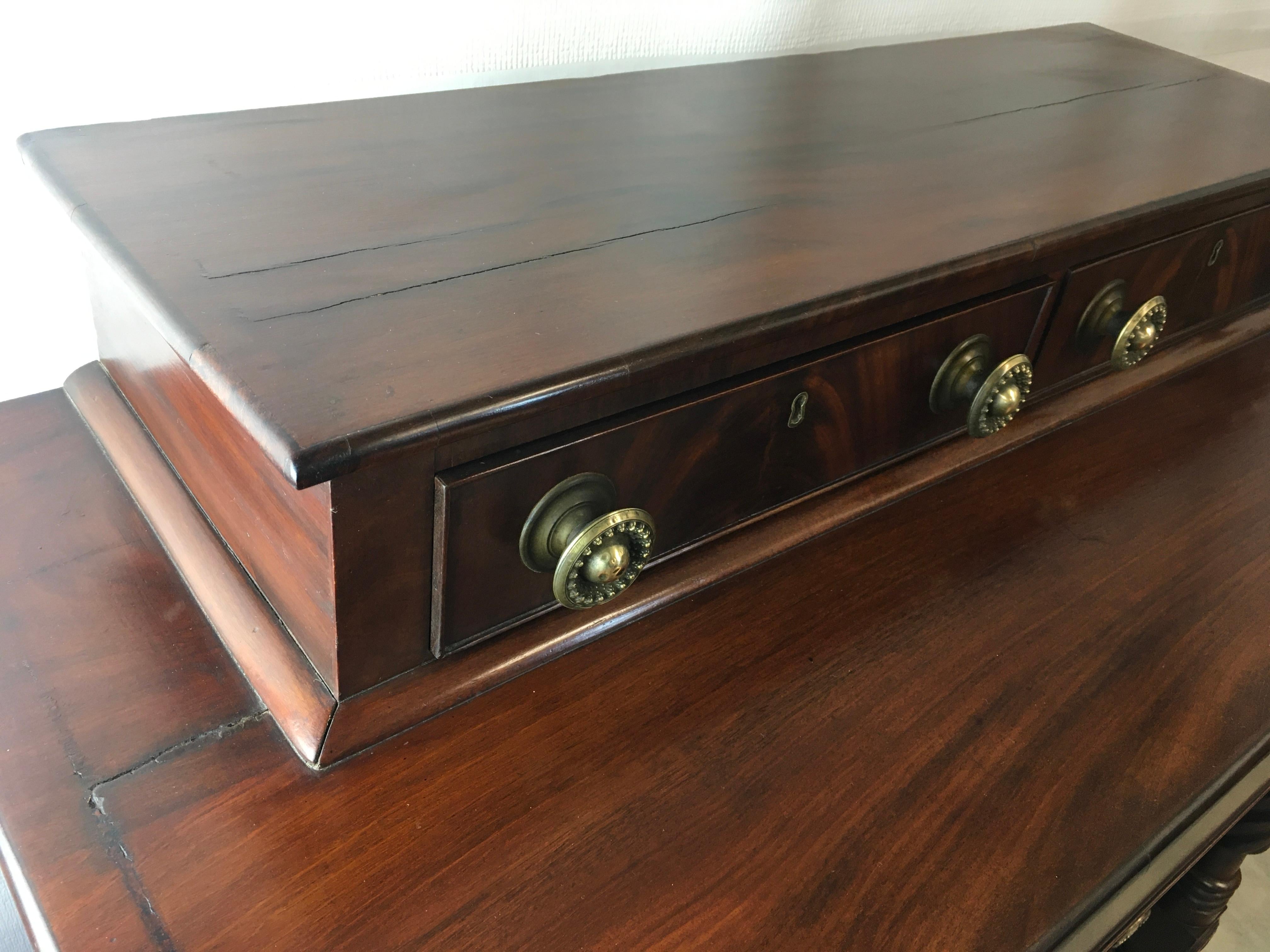 19th Century Federal Mahogany Chest For Sale