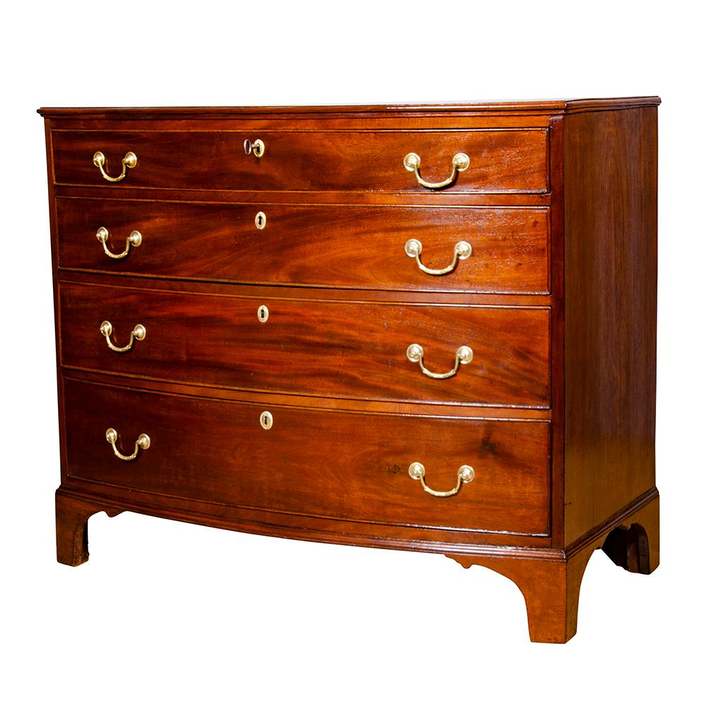 Federal Mahogany Chest of Drawers In Good Condition In Essex, MA