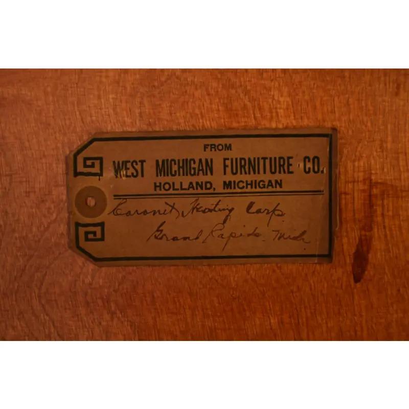 Comò frontale in mogano Feder di West Michigan Furniture, appena rifinito in vendita 5