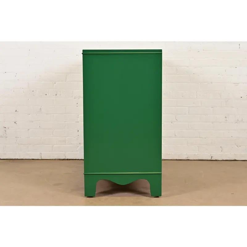 Comò frontale in mogano Feder di West Michigan Furniture, appena rifinito in vendita 7