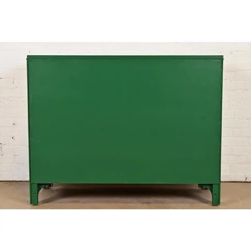 Comò frontale in mogano Feder di West Michigan Furniture, appena rifinito in vendita 8