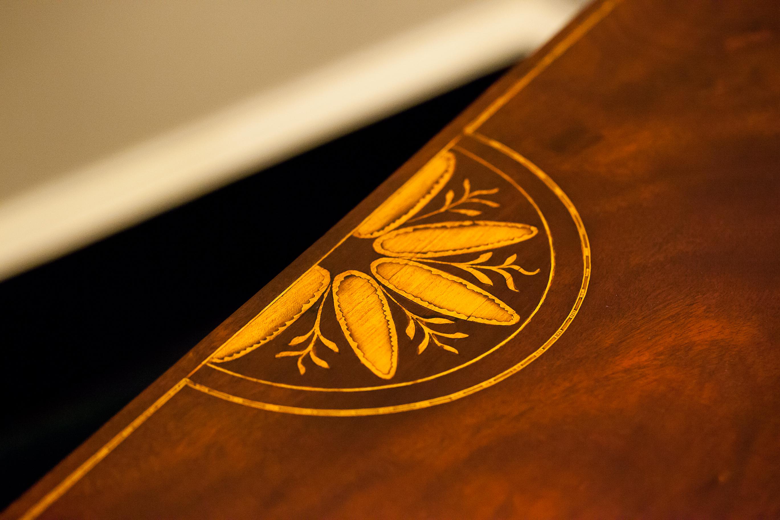 Federal Mahogany Inlaid Hepplewhite Card Table, 1795-1800, Baltimore In Good Condition In Alexandria, VA