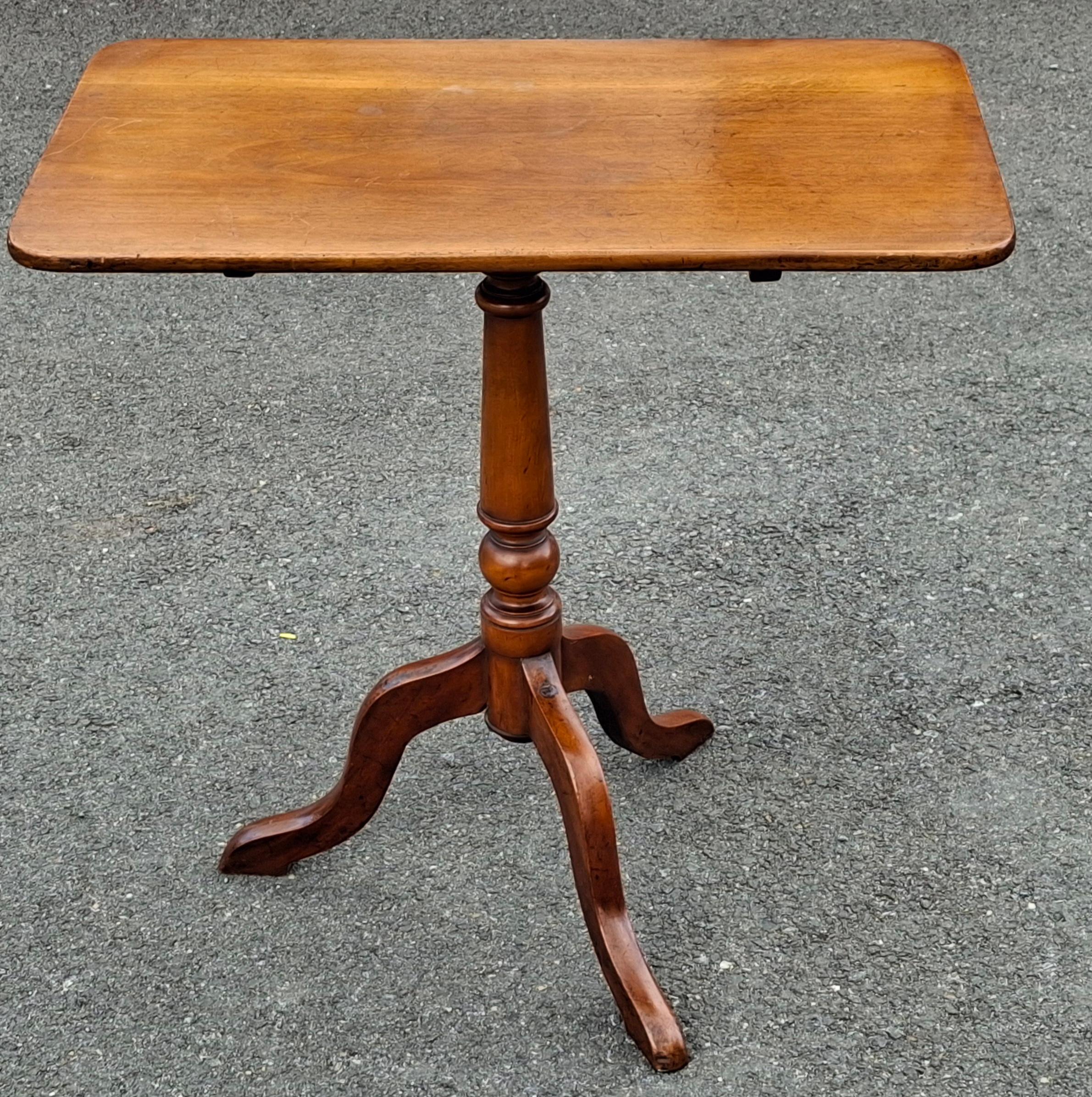 Federal Mahagoni Rechteckig Tilt Top Beistelltisch (Hartholz) im Angebot