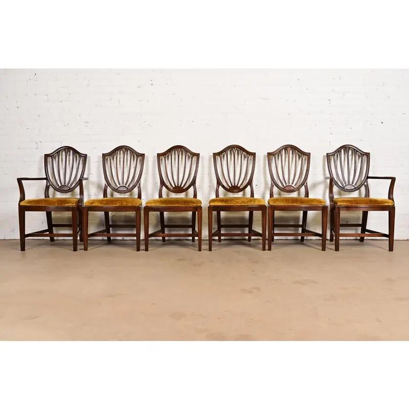 Fédéral Chaises de salle à manger à dossier bouclier en acajou Feder, ensemble de six en vente