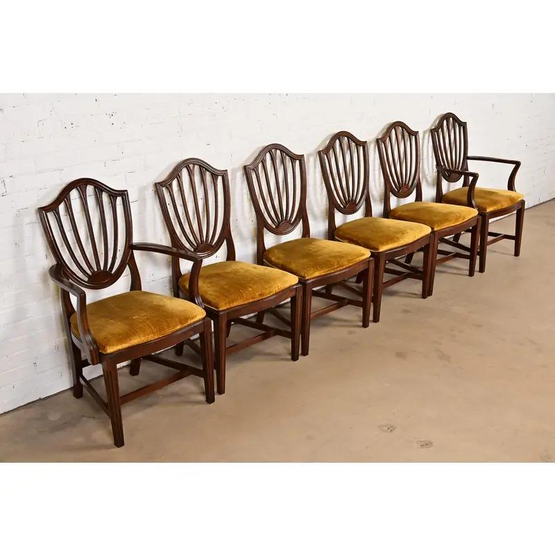 Chaises de salle à manger à dossier bouclier en acajou Feder, ensemble de six Bon état - En vente à South Bend, IN