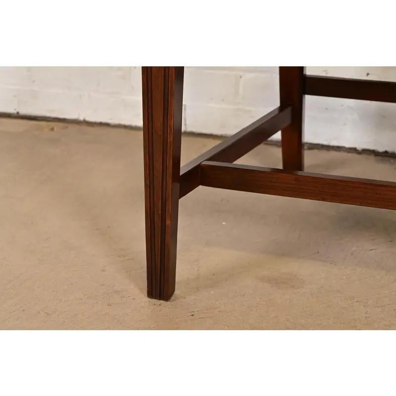 Chaises de salle à manger à dossier bouclier en acajou Feder, ensemble de six en vente 2