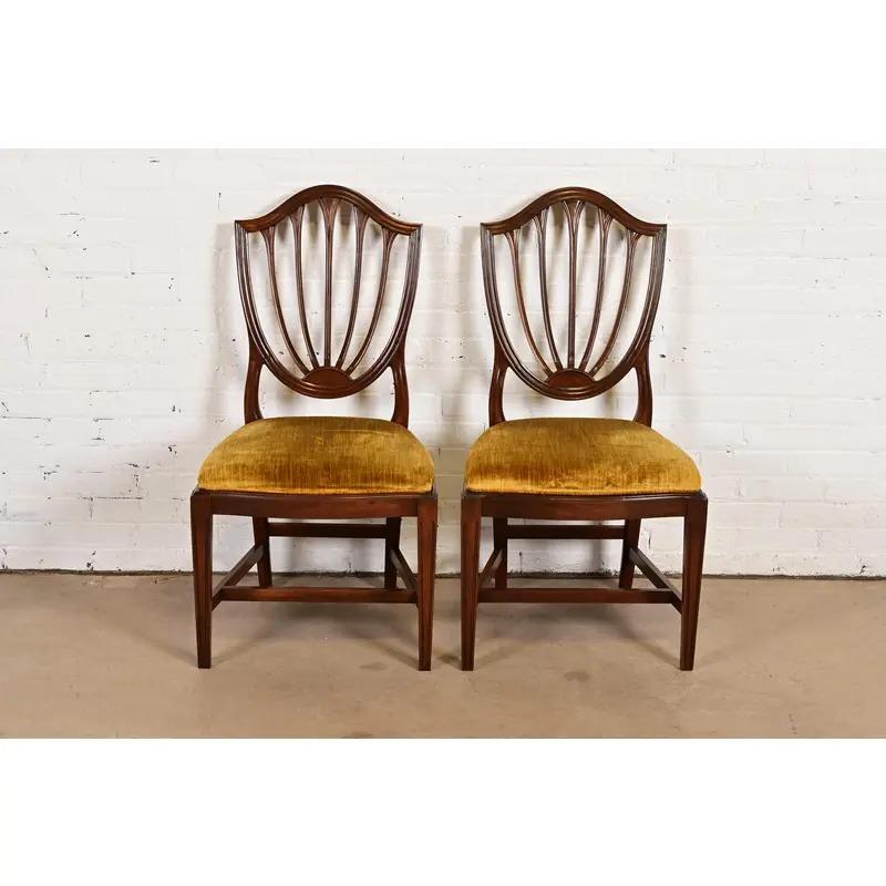 Federal Mahagoni Schild zurück Side Chairs oder Esszimmerstühle, Paar (amerikanisch) im Angebot