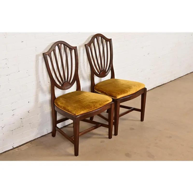 Federal Mahagoni Schild zurück Side Chairs oder Esszimmerstühle, Paar (Ende des 20. Jahrhunderts) im Angebot