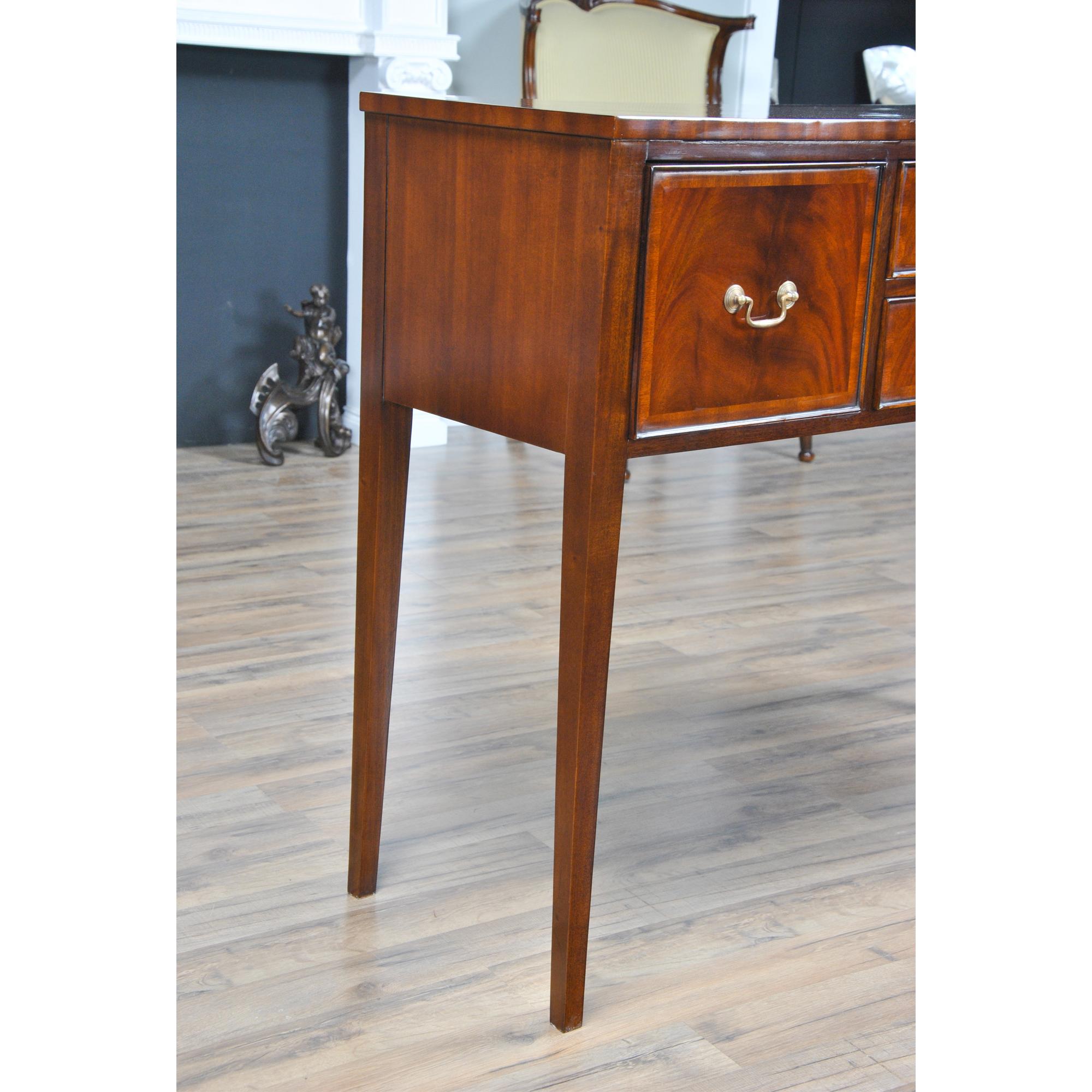 Federal Mahogany Sideboard  In New Condition For Sale In Annville, PA