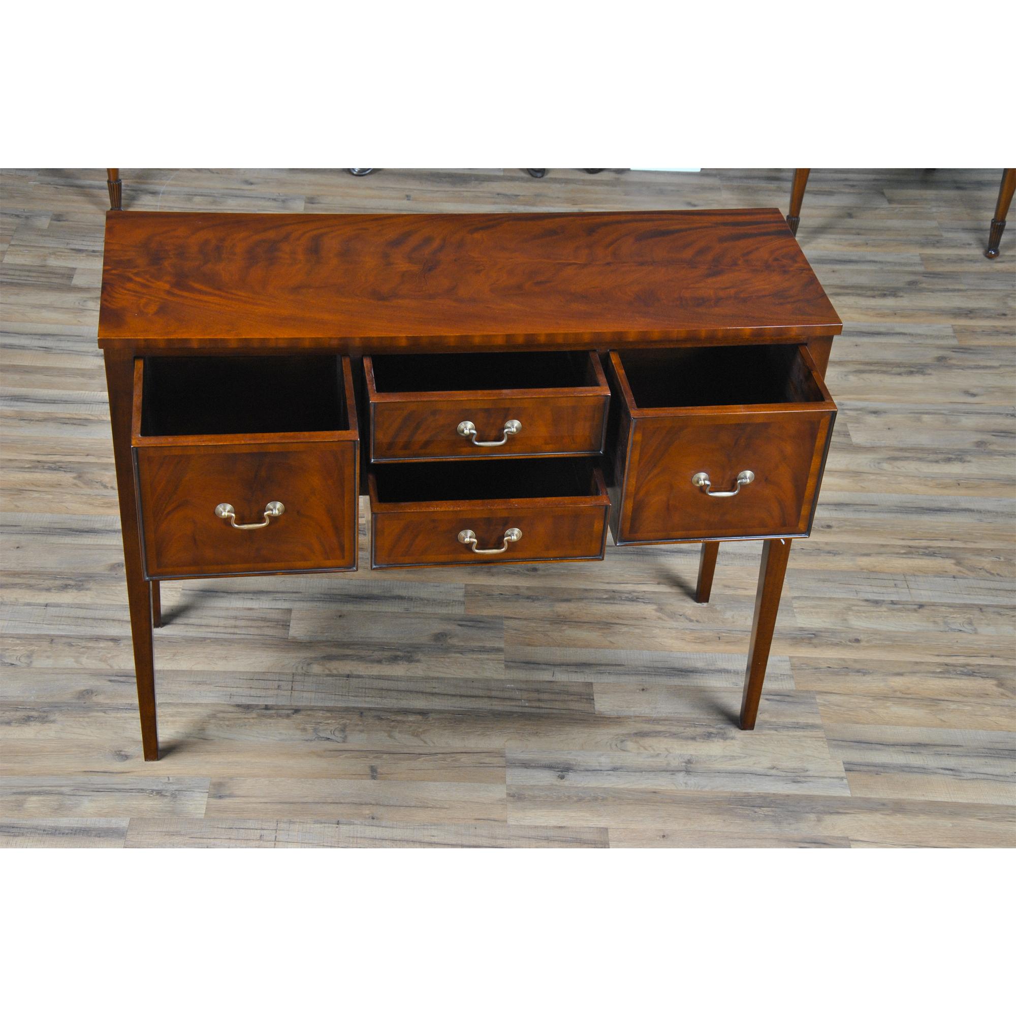Federal Mahogany Sideboard  For Sale 1