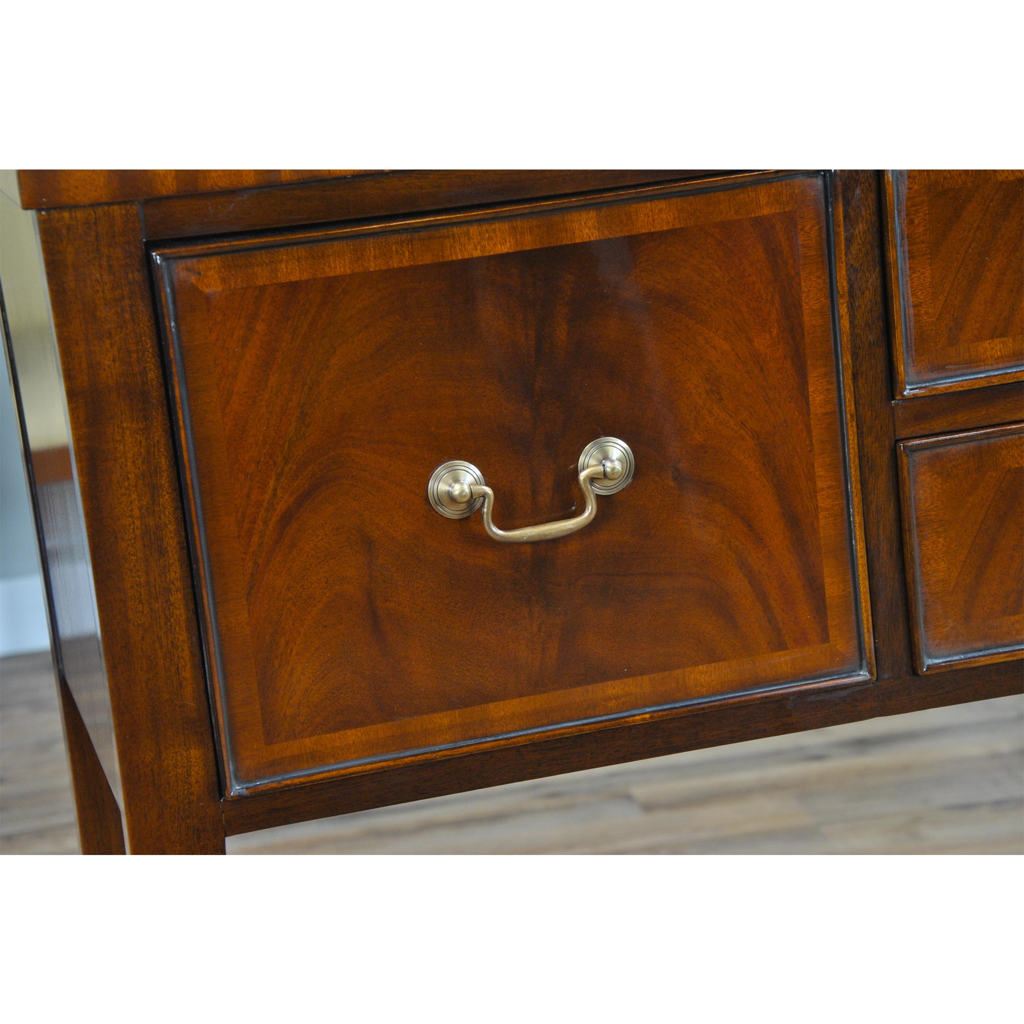Federal Mahogany Sideboard  For Sale 3