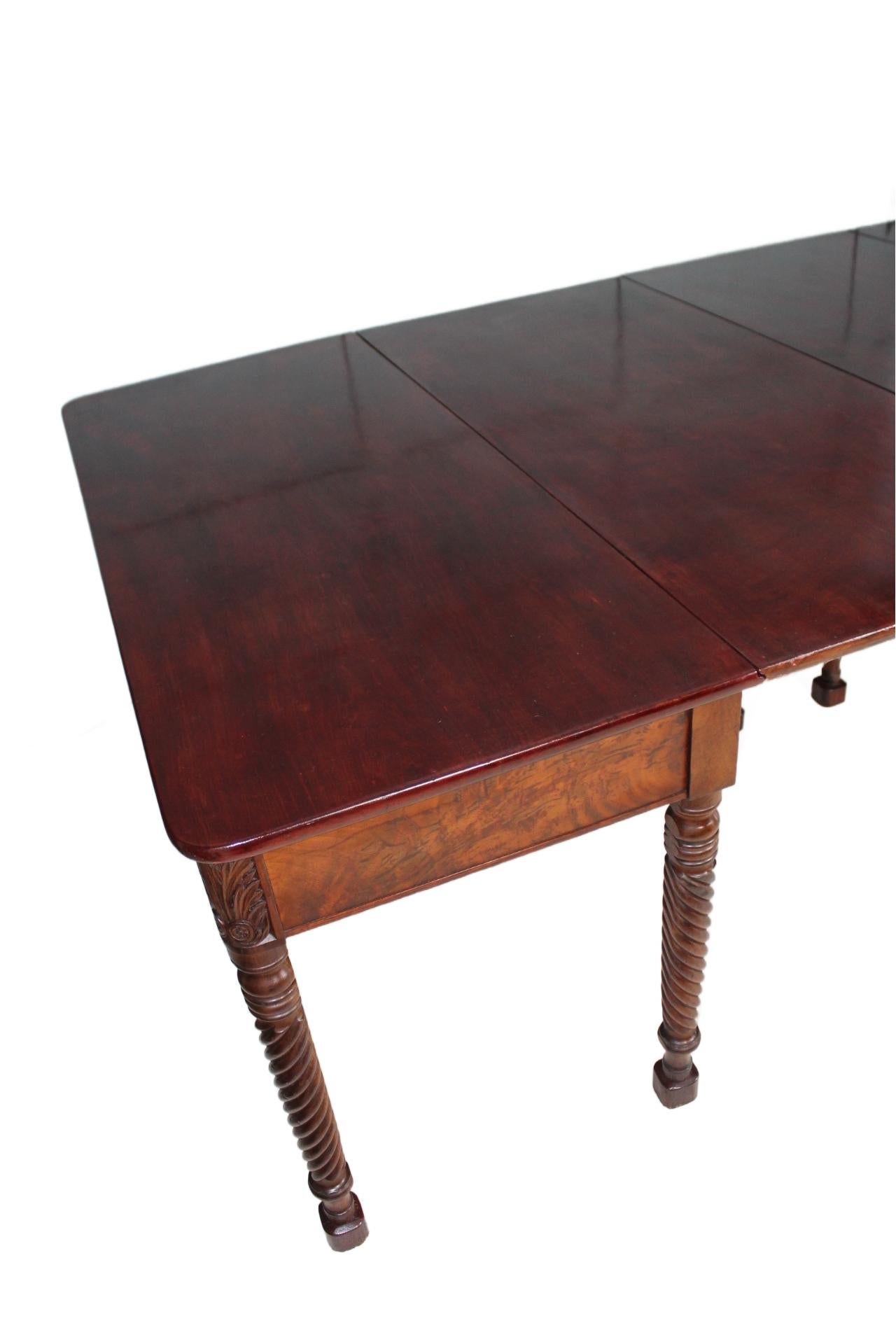 Table à manger cubaine du Massachusetts fédéral en vente 10