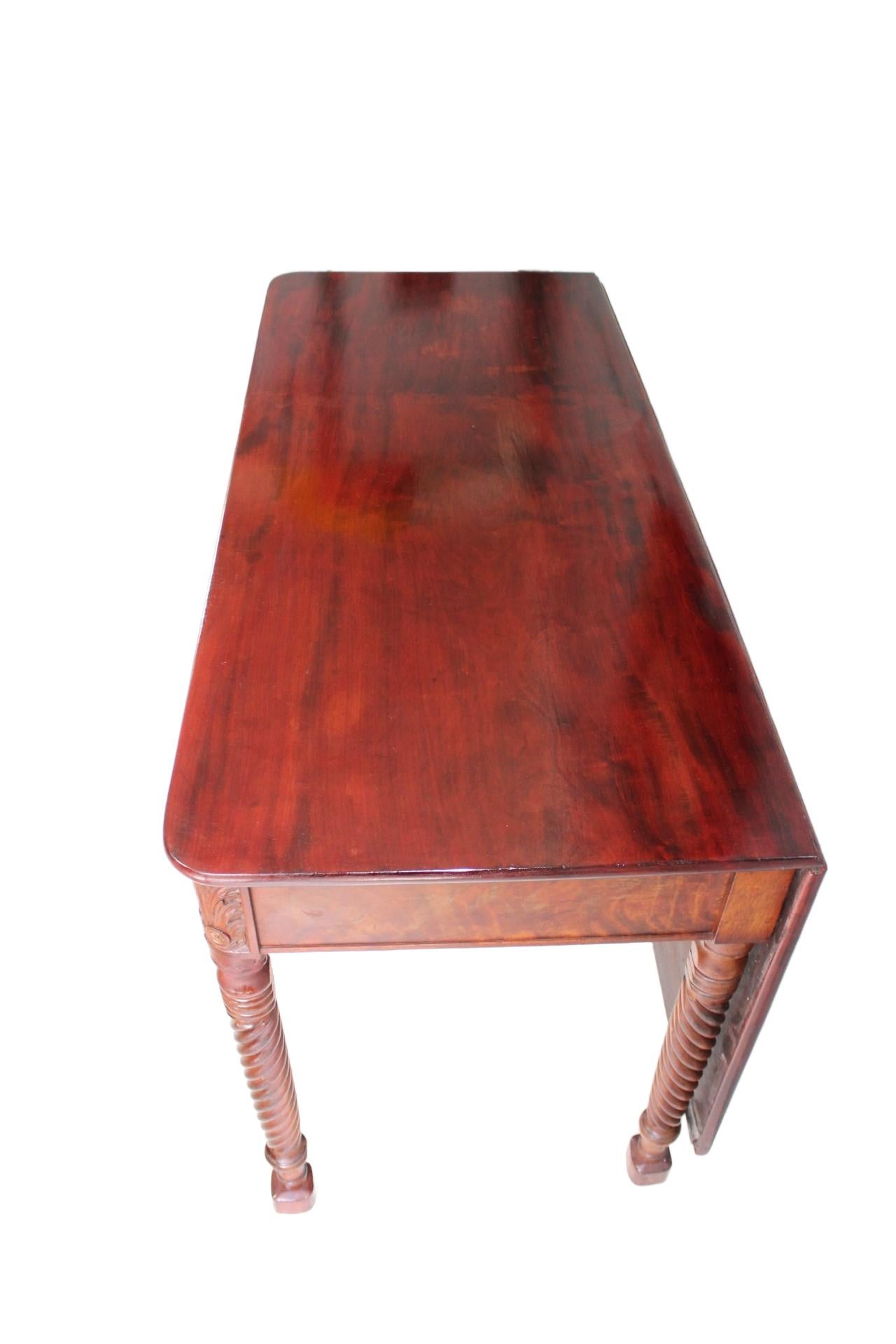 Table à manger cubaine du Massachusetts fédéral en vente 12