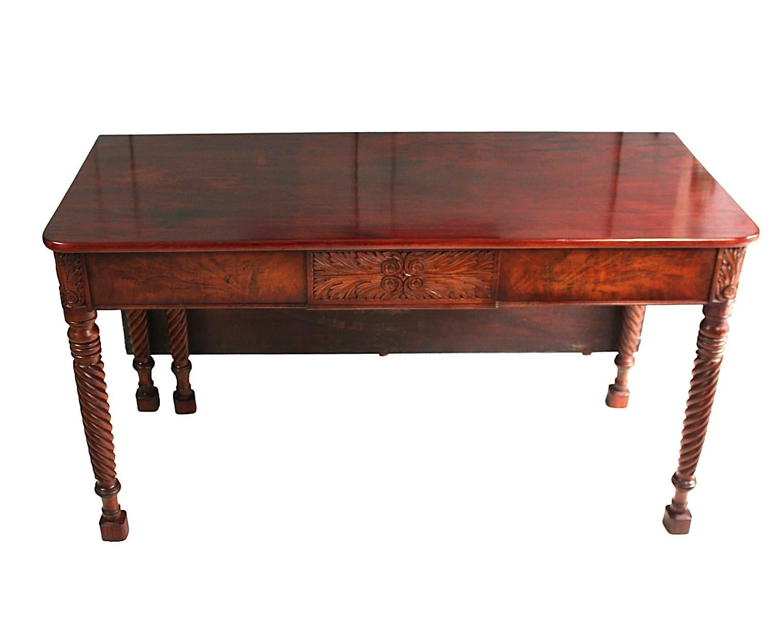 Fédéral Table à manger cubaine du Massachusetts fédéral en vente