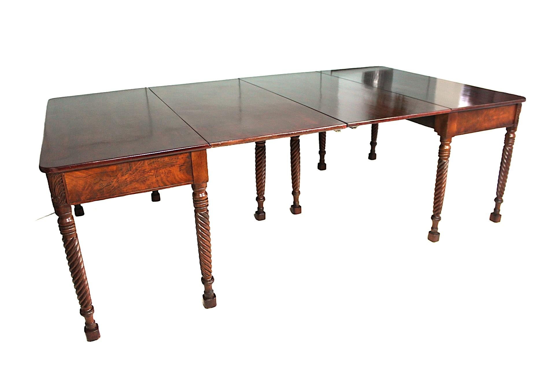 Table à manger cubaine du Massachusetts fédéral en vente 1