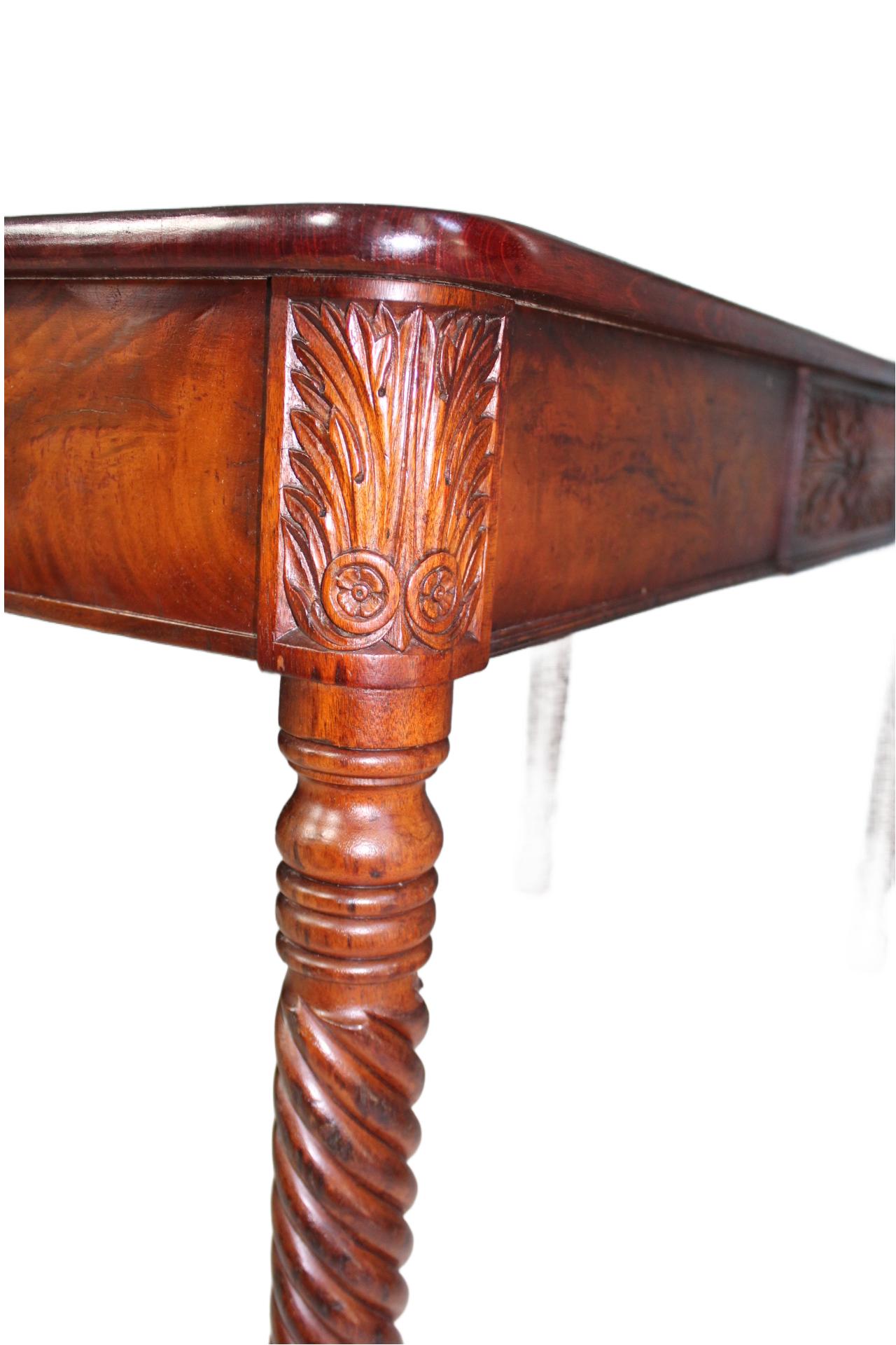 Table à manger cubaine du Massachusetts fédéral en vente 2