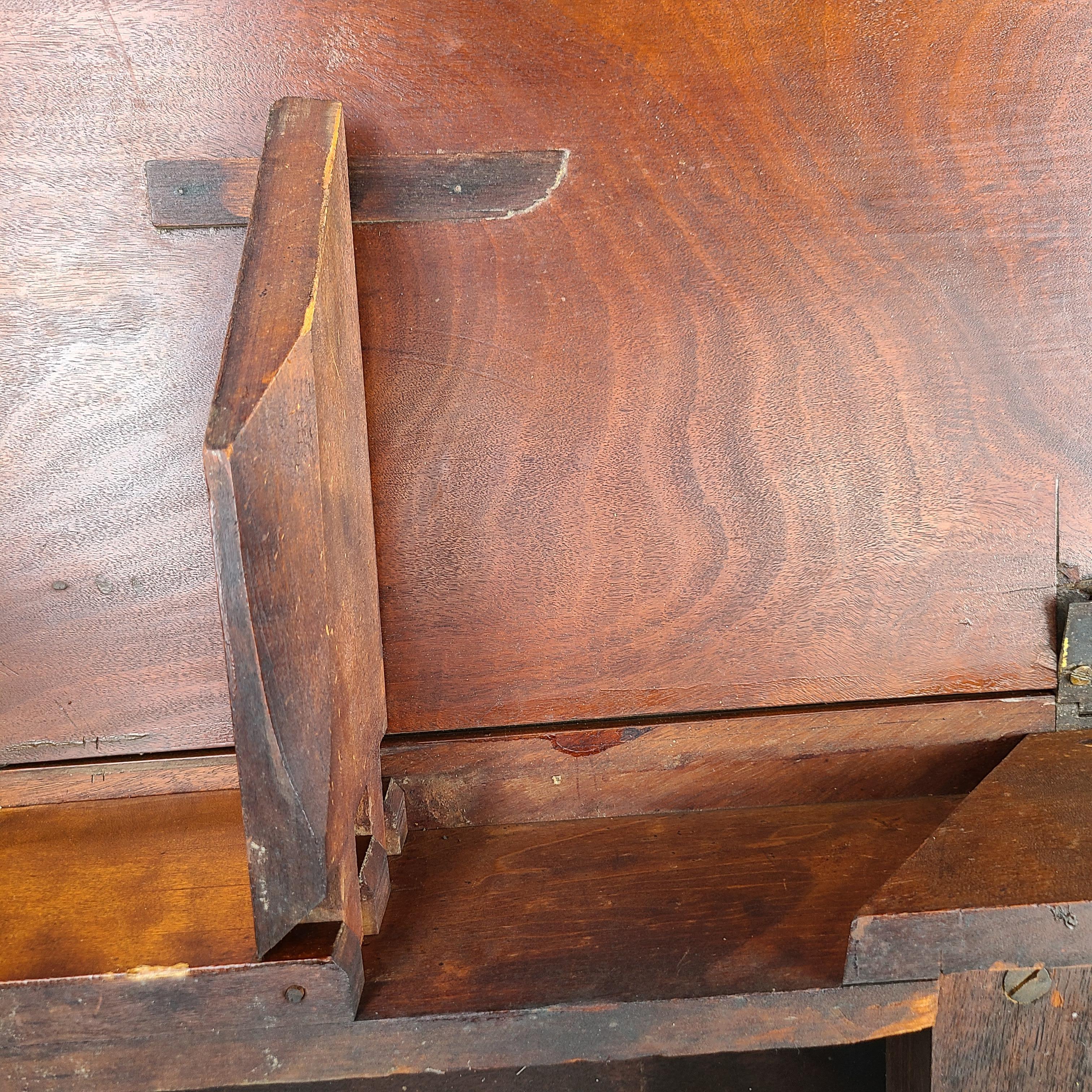 Federal Period Mahogany Carved Drop Leaf Dining Table 3