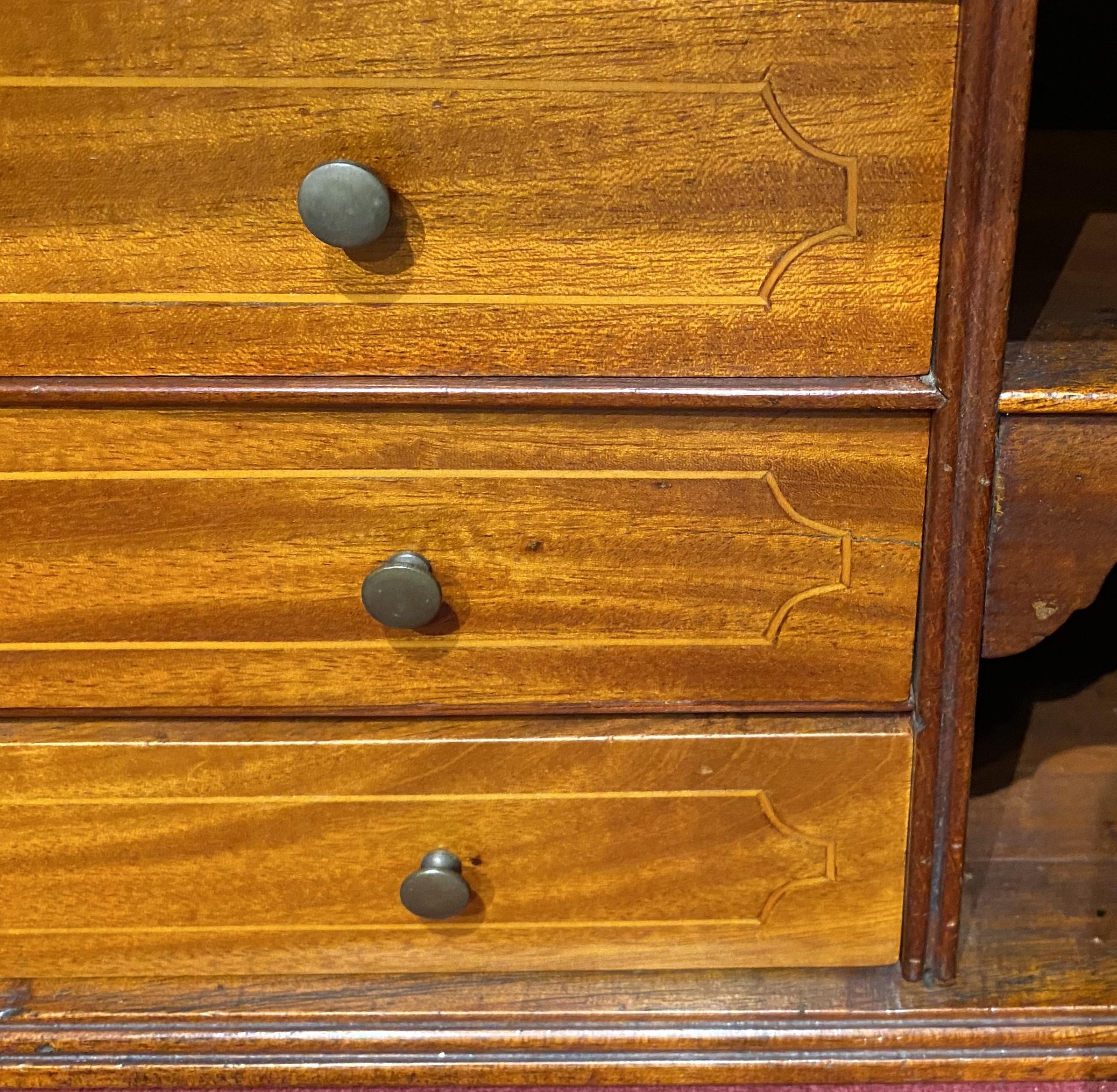 Federal Period Massachusetts Mahogany Secretary Desk with Cylinder Tambour For Sale 7