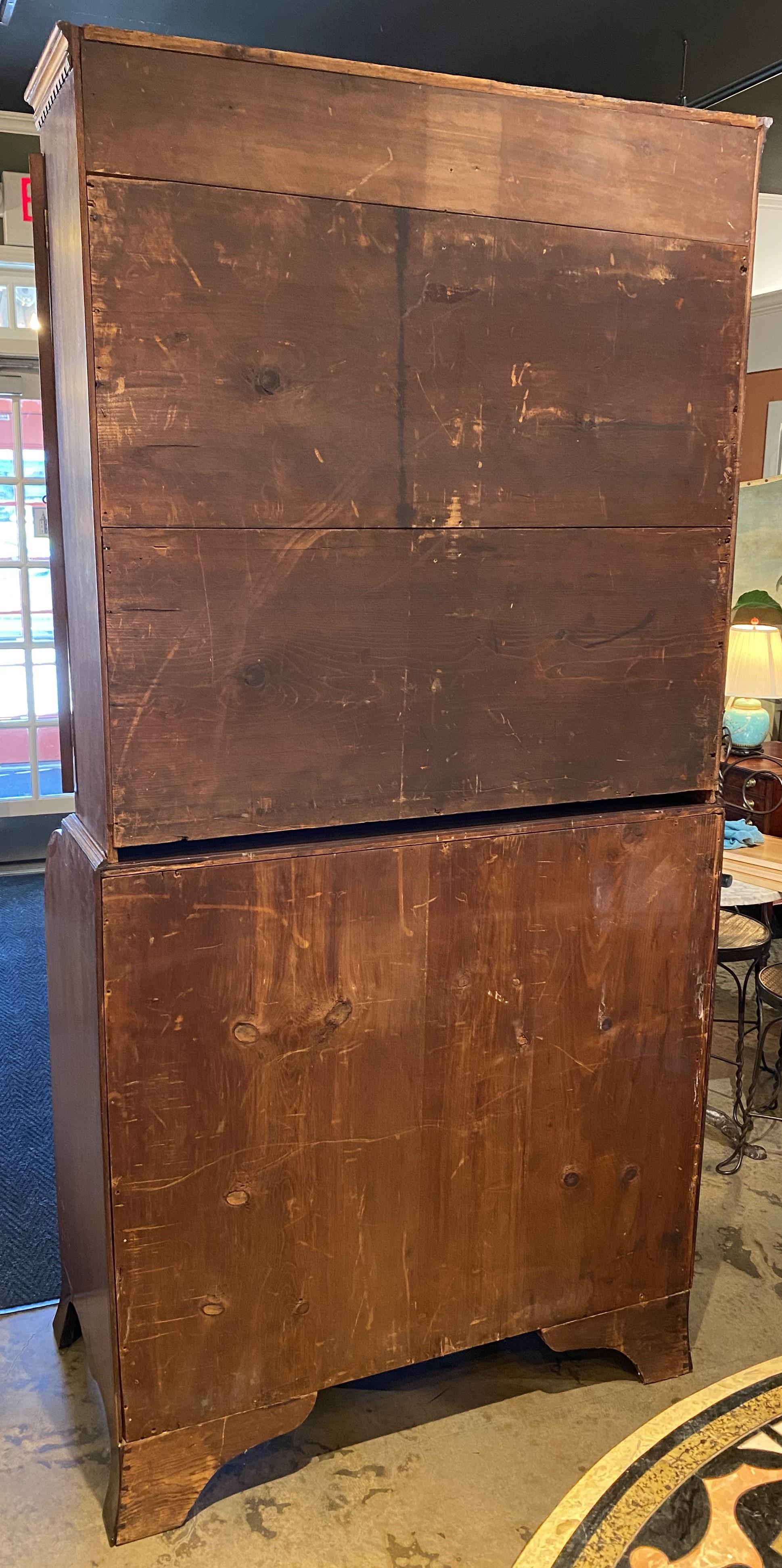 Federal Period Massachusetts Mahogany Secretary Desk with Cylinder Tambour For Sale 11