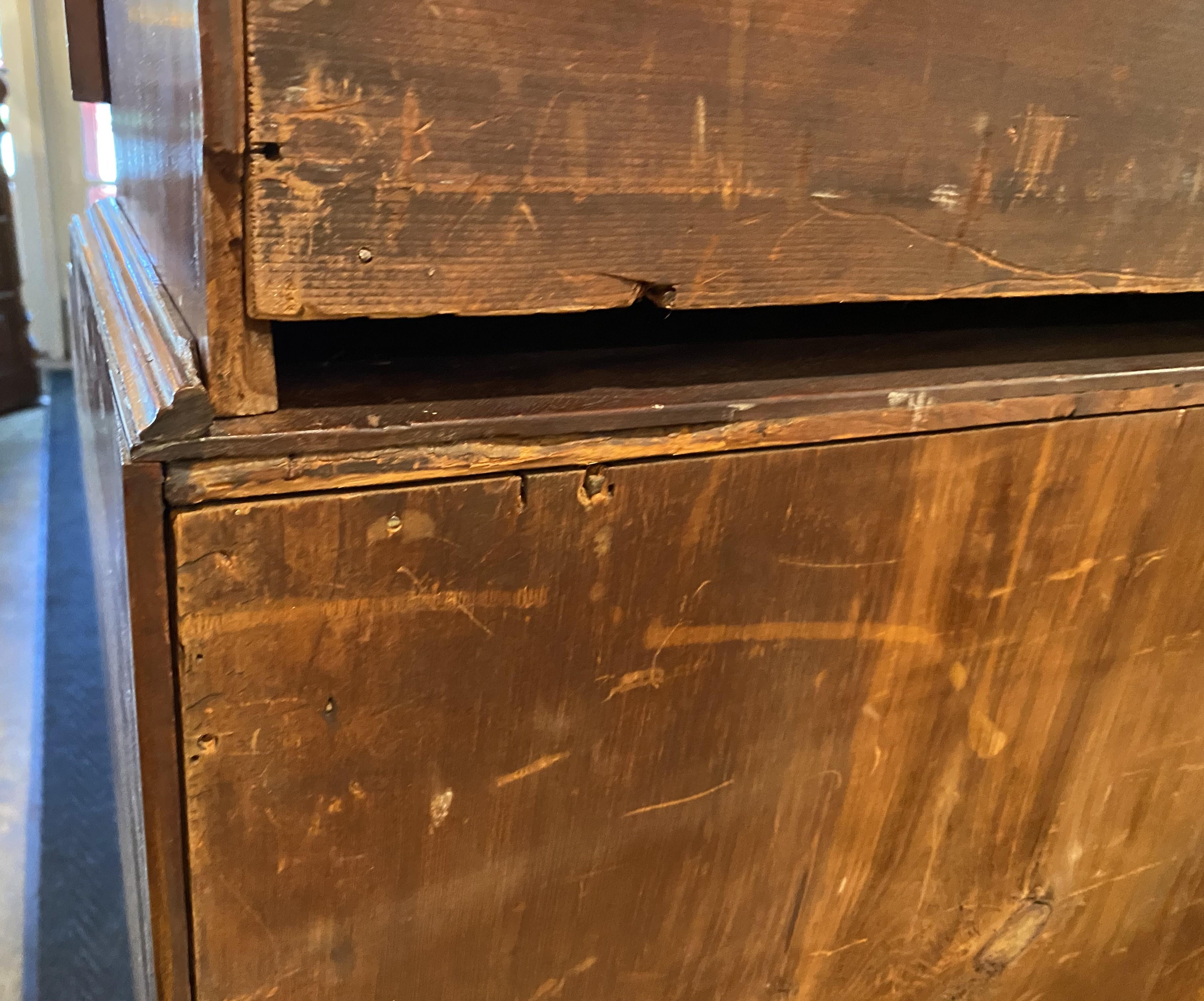 Federal Period Massachusetts Mahogany Secretary Desk with Cylinder Tambour For Sale 12