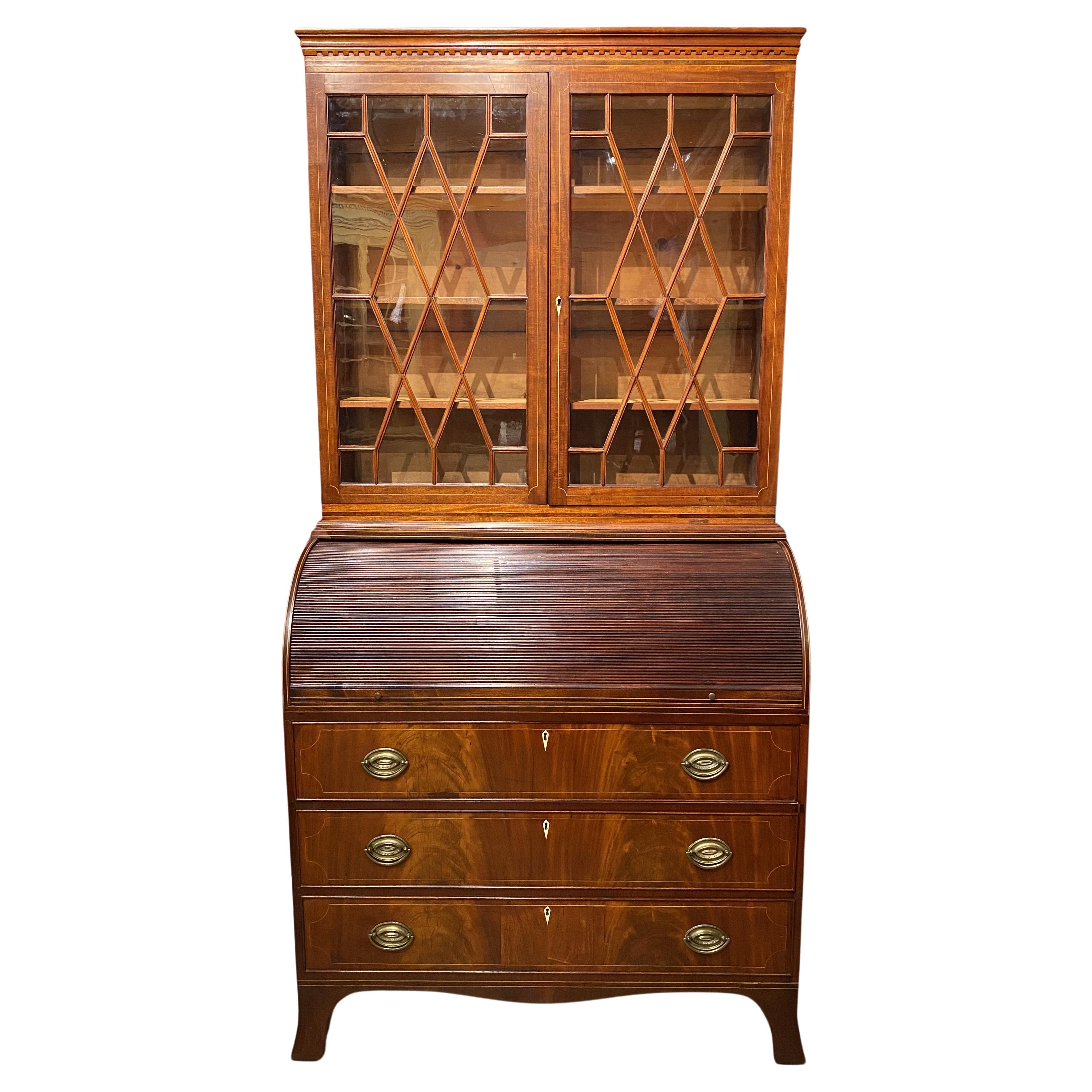 Bureau de secrétaire en acajou du Massachusetts d'époque fédérale avec tambour cylindrique