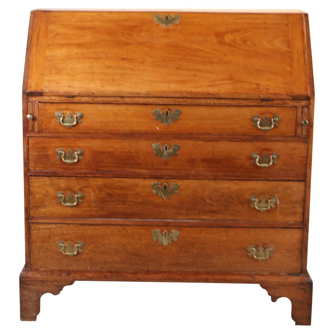 Federal Period Slant-Front Desk in Cherry and Mahogany, Circa 1790