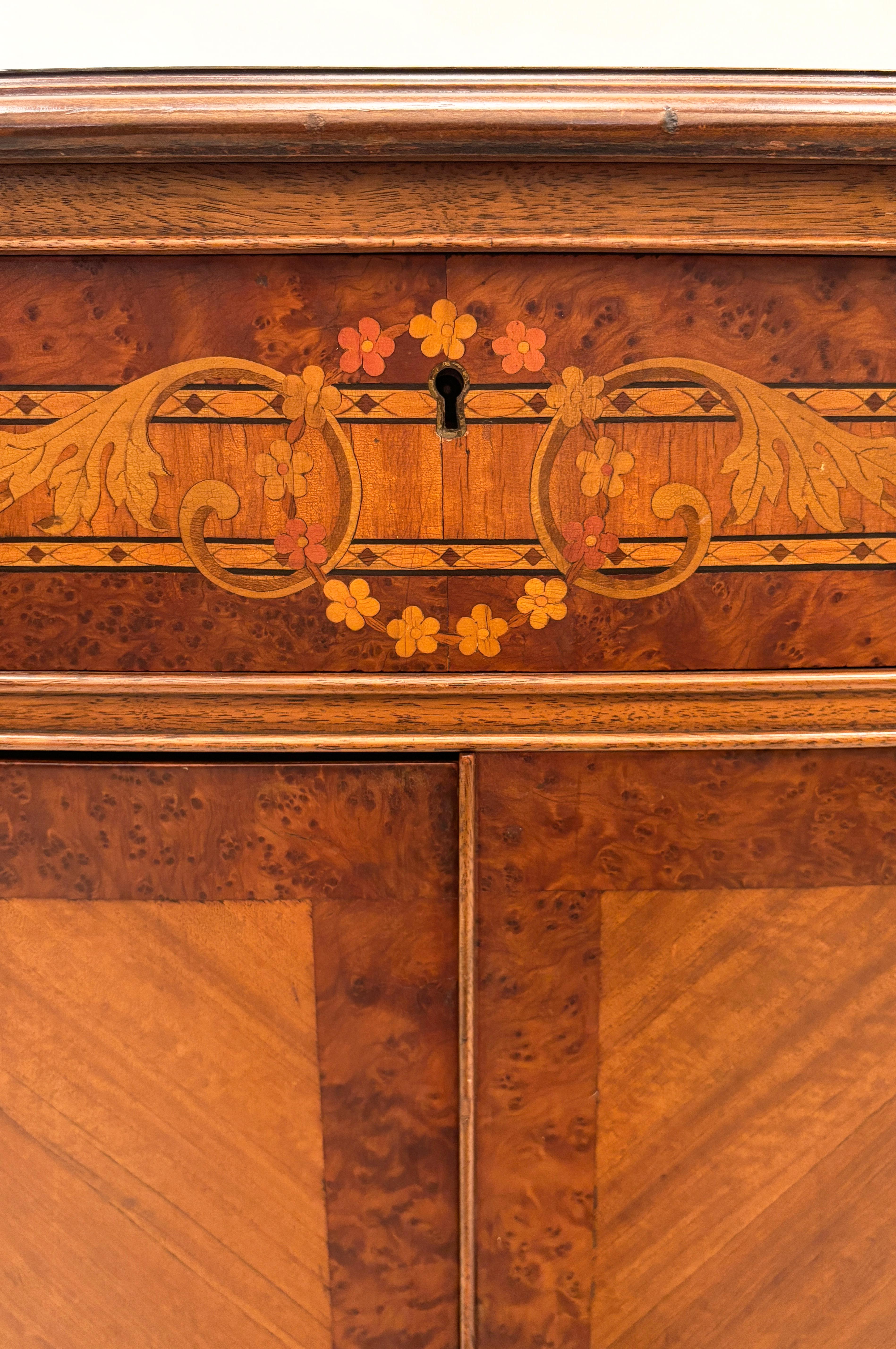 Credenza in stile Feder Revival francese 1915-1930 ca. in vendita 5