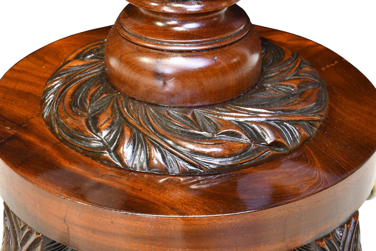 Federal Round Pedestal Table in West Indies Mahogany, New York, circa 1820 6