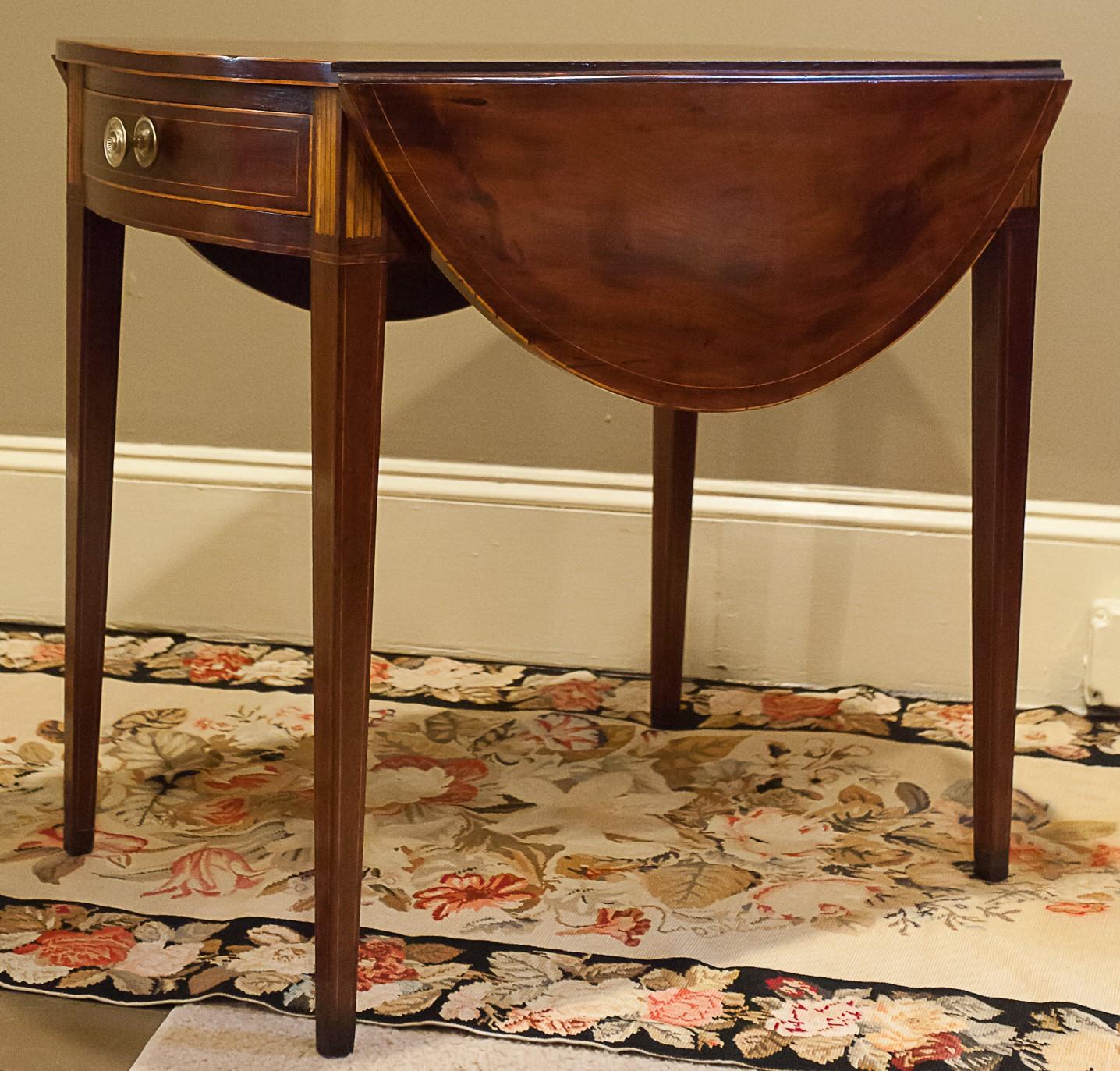 Federal Satinwood Inlaid Mahogany Oval Pembroke Table, New York, circa 1800 For Sale 9