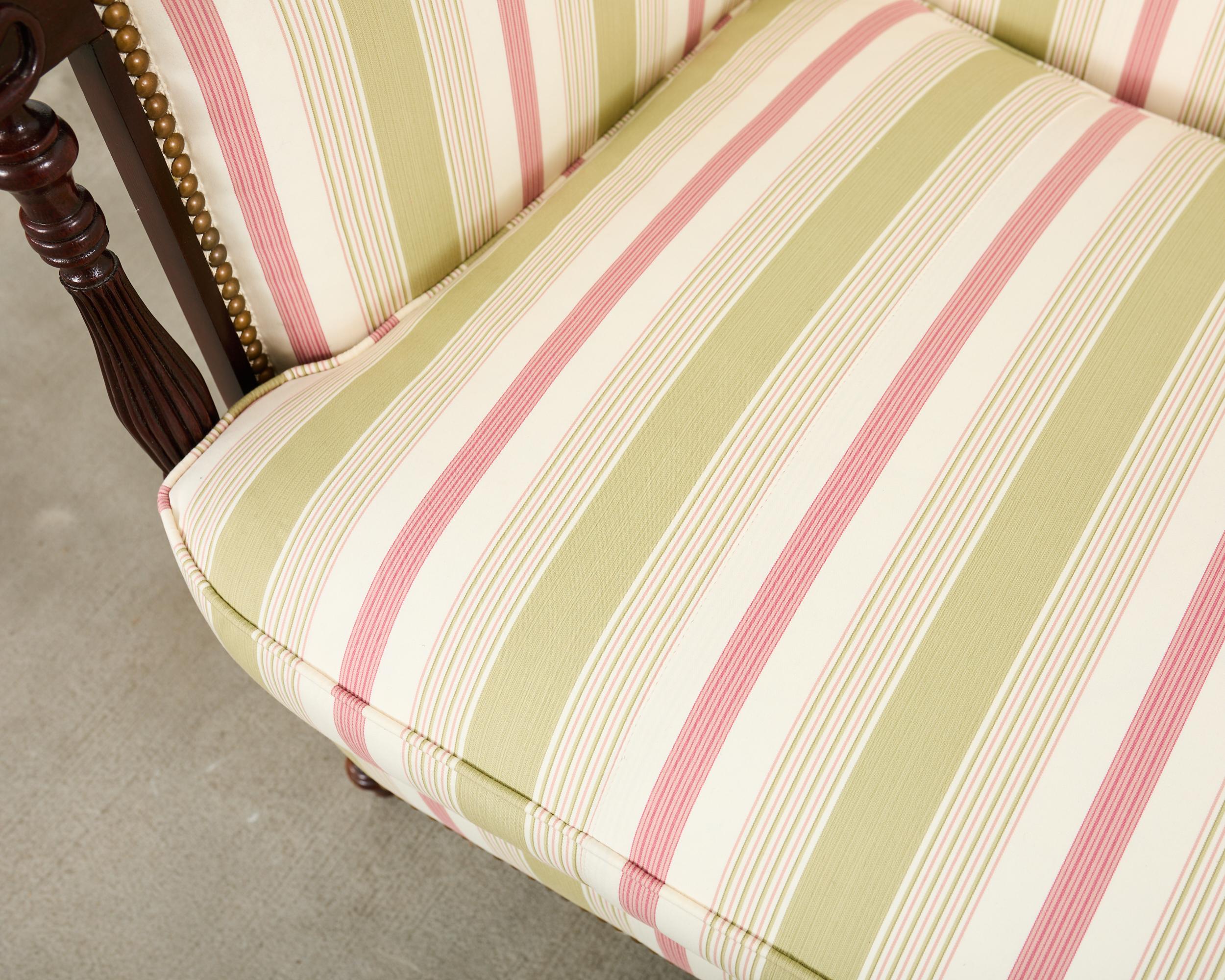 Federal Sheraton Style Mahagoni Sofa Settee von Hickory Chair im Angebot 8