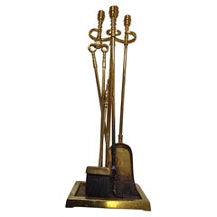 Federal Style Brass C1955 Heavy Duty Fireplace Tools 4 Pieces mit Halterung