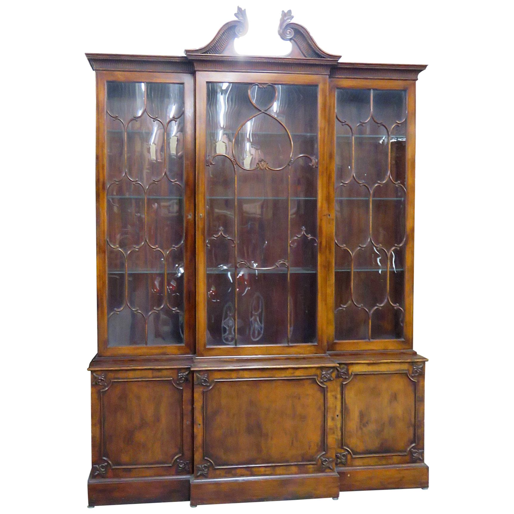 C1930s Era Inglés Hecho Estilo Federal Caoba Breakfront China Gabinete Librería