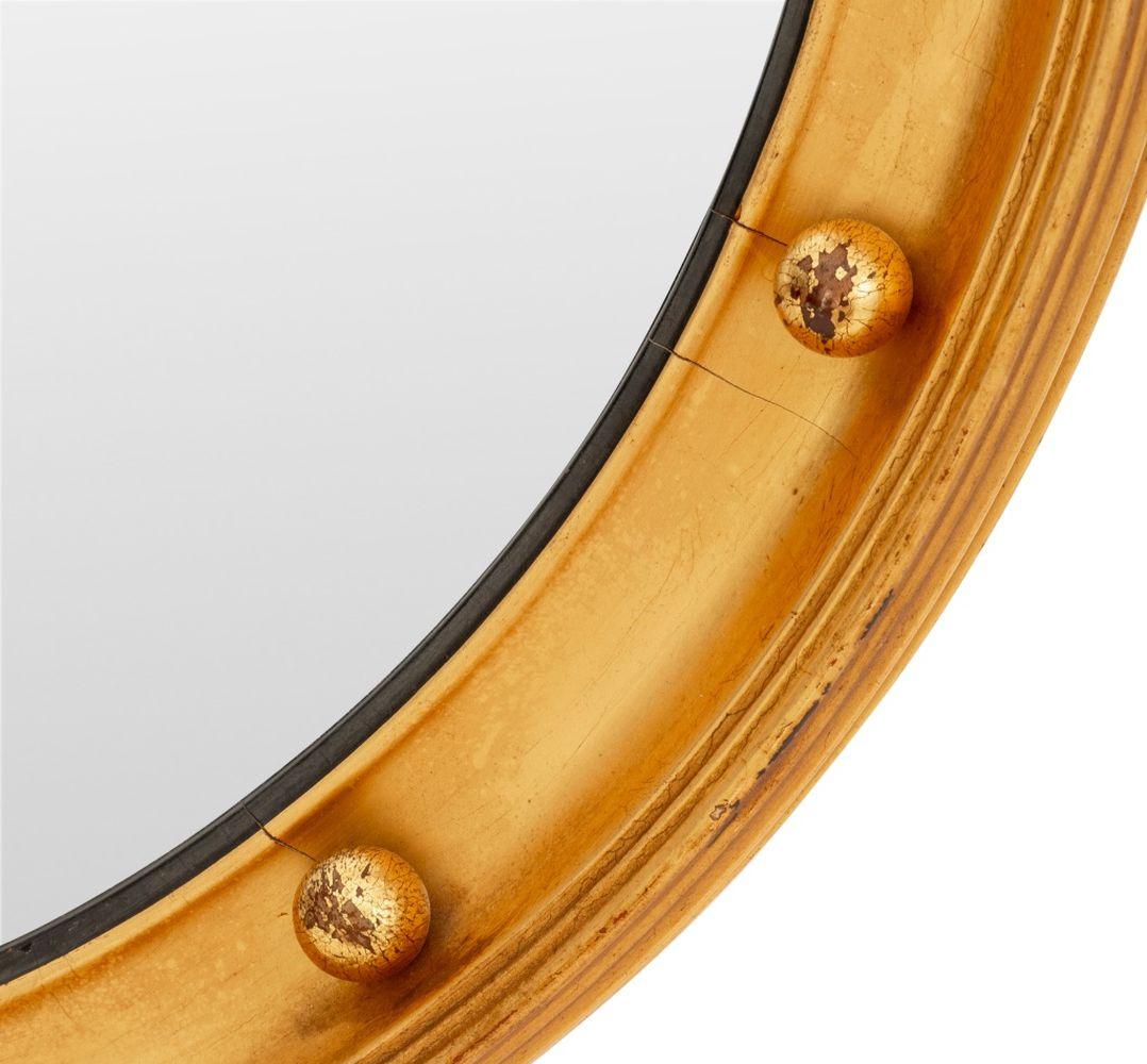 Federal Style Circular Giltwood Convex Mirror In Good Condition For Sale In Astoria, NY