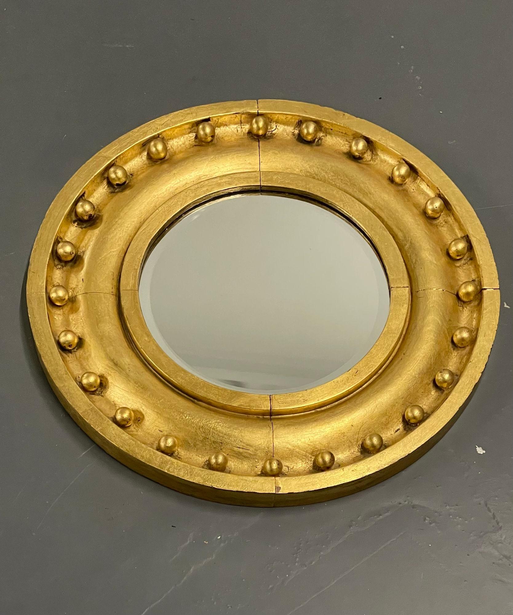 Miroir circulaire de style fédéral, mur / pilier / vanité en bois doré Bon état - En vente à Stamford, CT