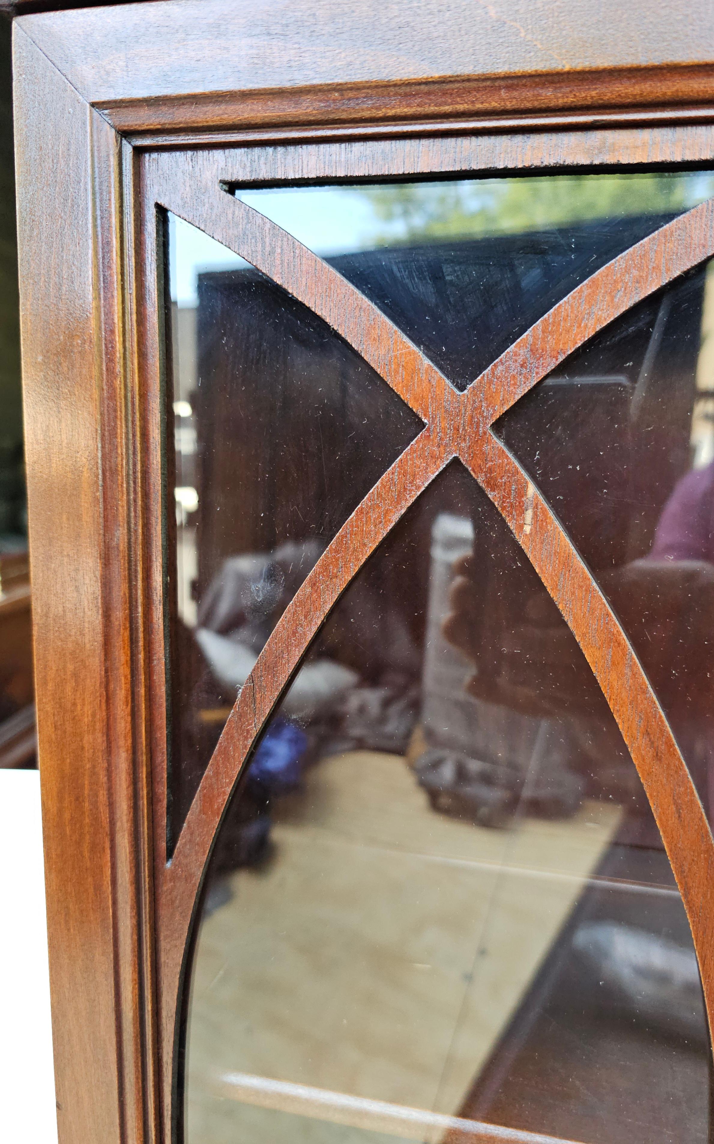 Libreria in mogano crotch Crotch in stile Feder in vendita 6