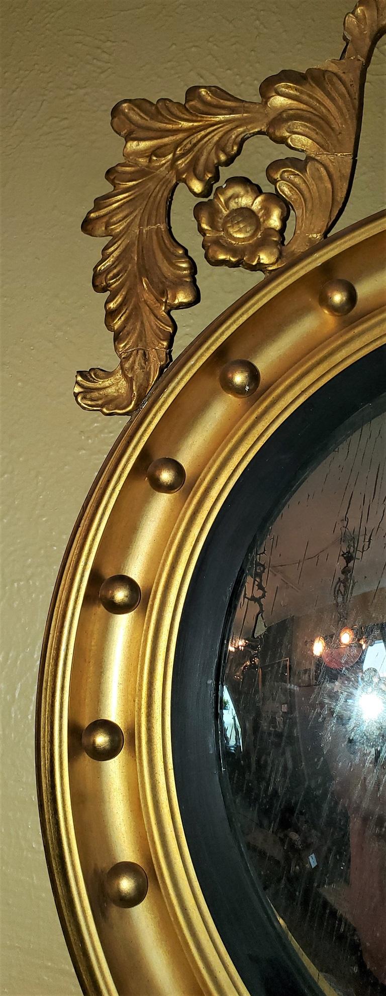 Federal Style Eagle Wood & Gesso Gilded Convex Mirror In Good Condition In Dallas, TX