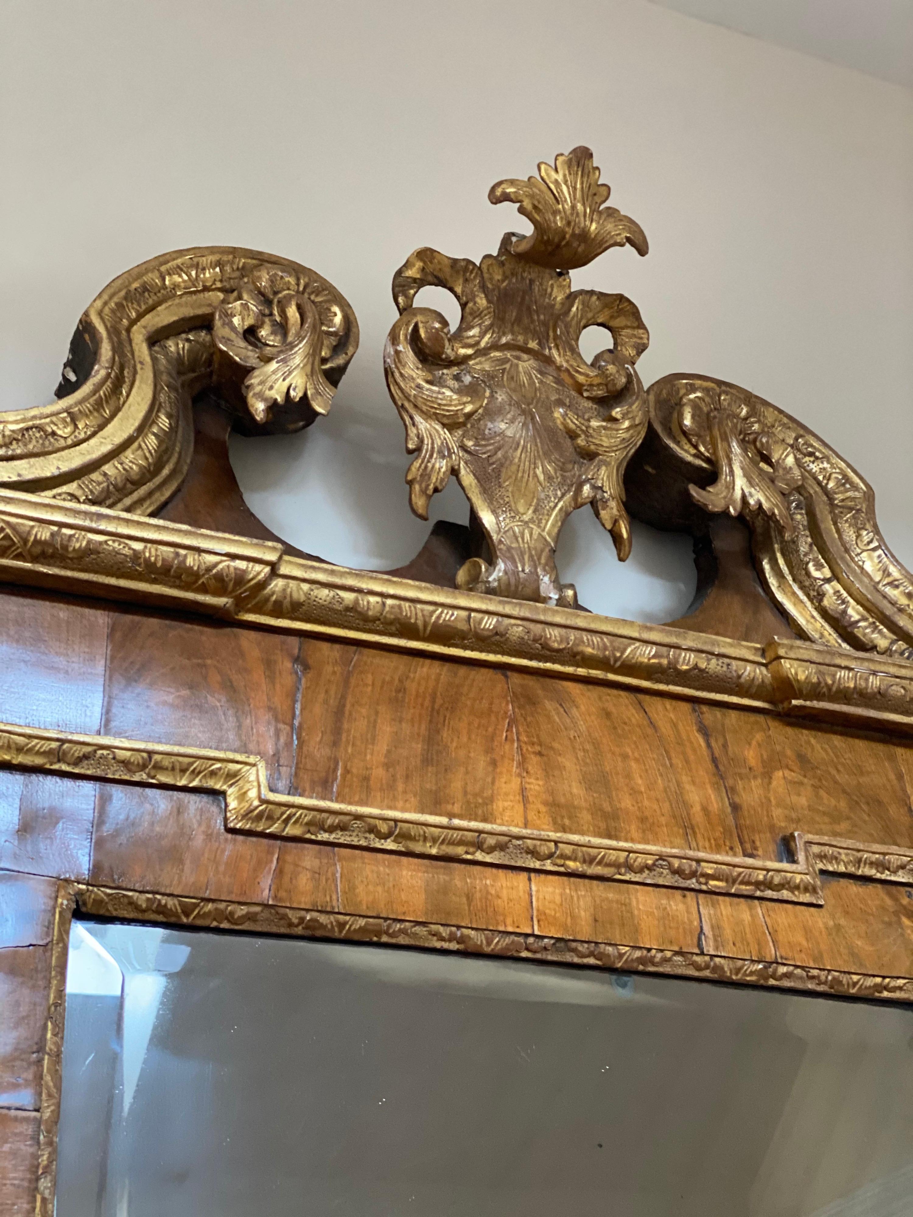 Federal Style Gilded Carved Wood Mirror, 19th Century In Good Condition For Sale In Southampton, NY