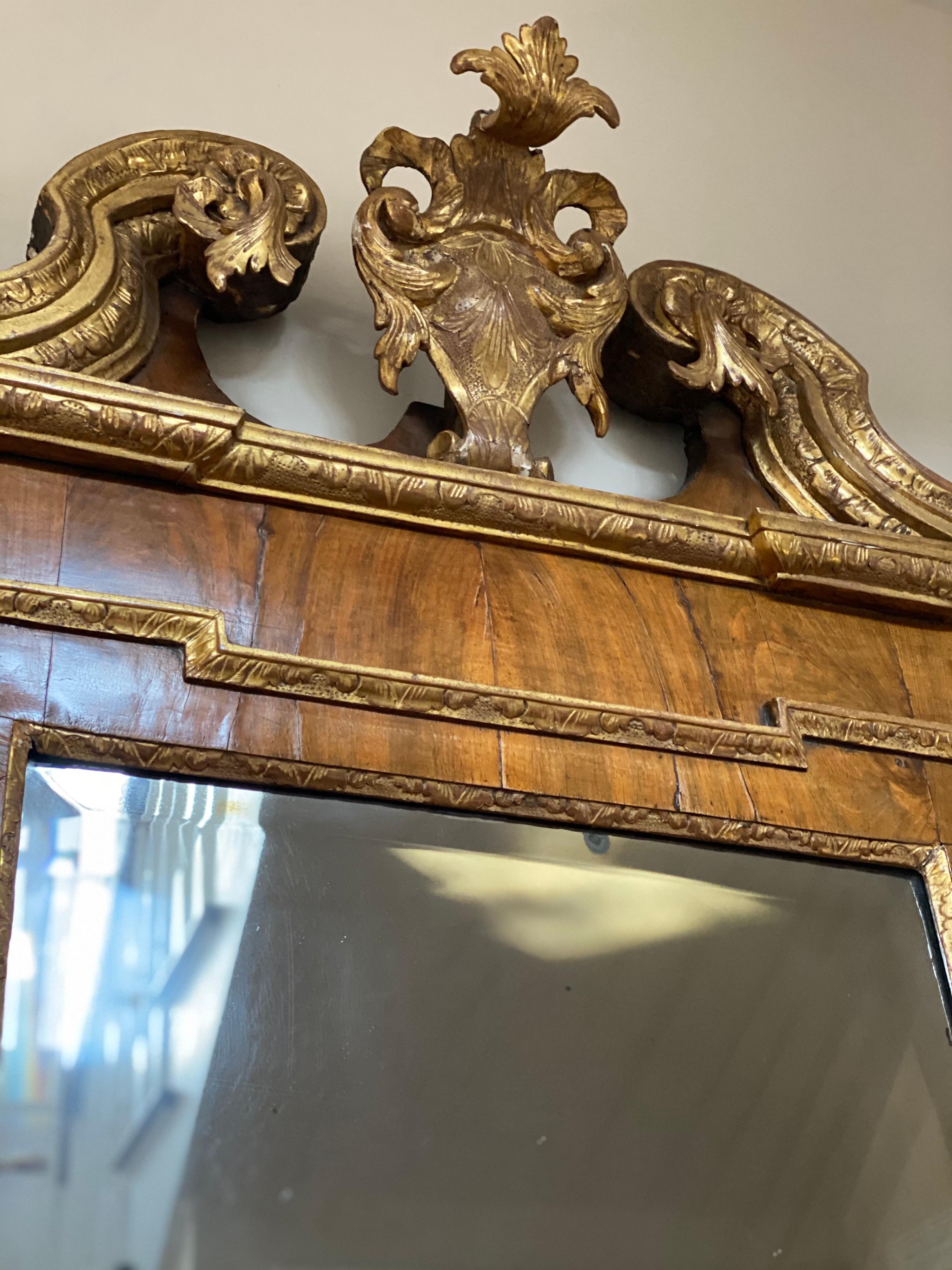 Federal Style Gilded Carved Wood Mirror, 19th Century For Sale 3