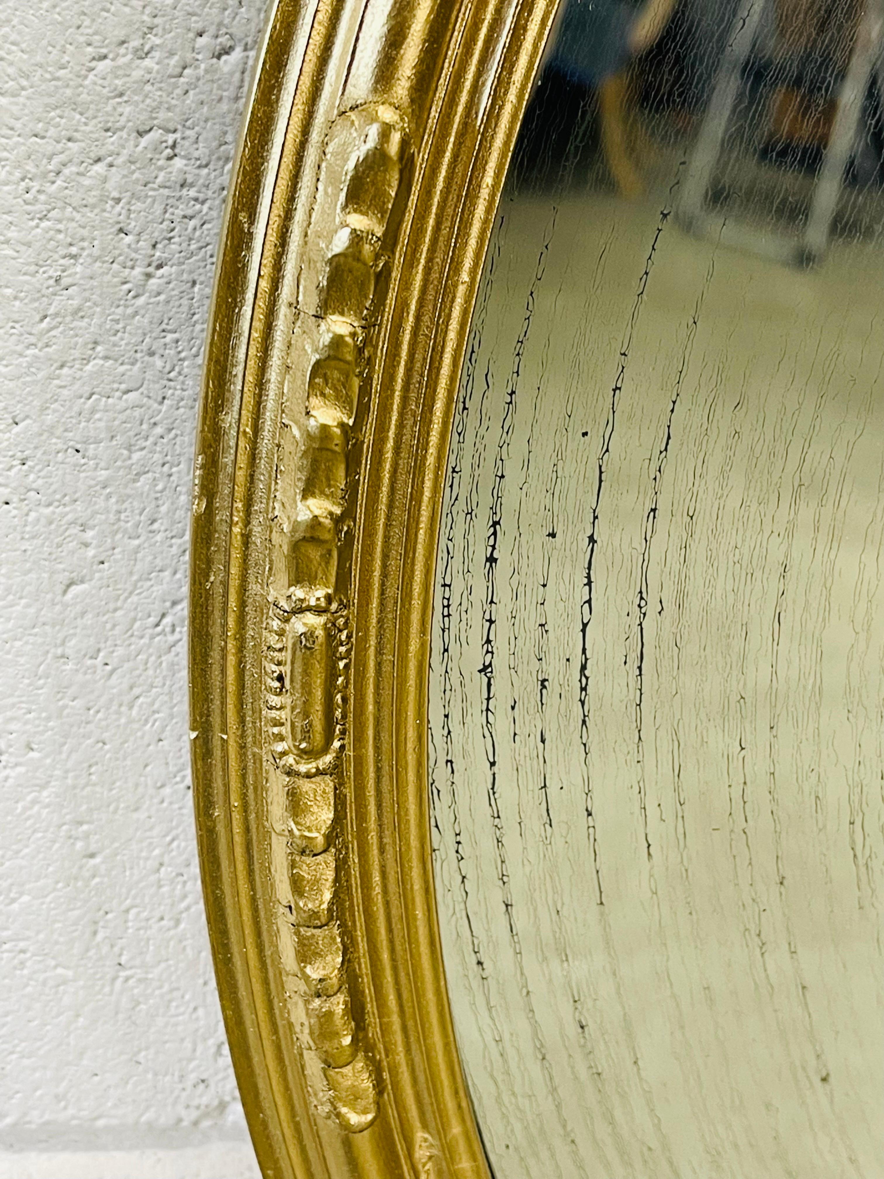 Federal Style Gilt Painted Wood Round Wall Mirror For Sale 2