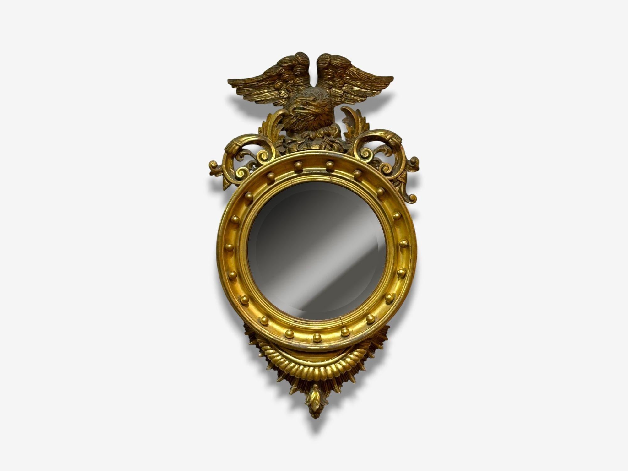 Inglese Stile Feder, Giltwood, Specchio convesso, Specchi da parete Regency, USA, XIX secolo. in vendita